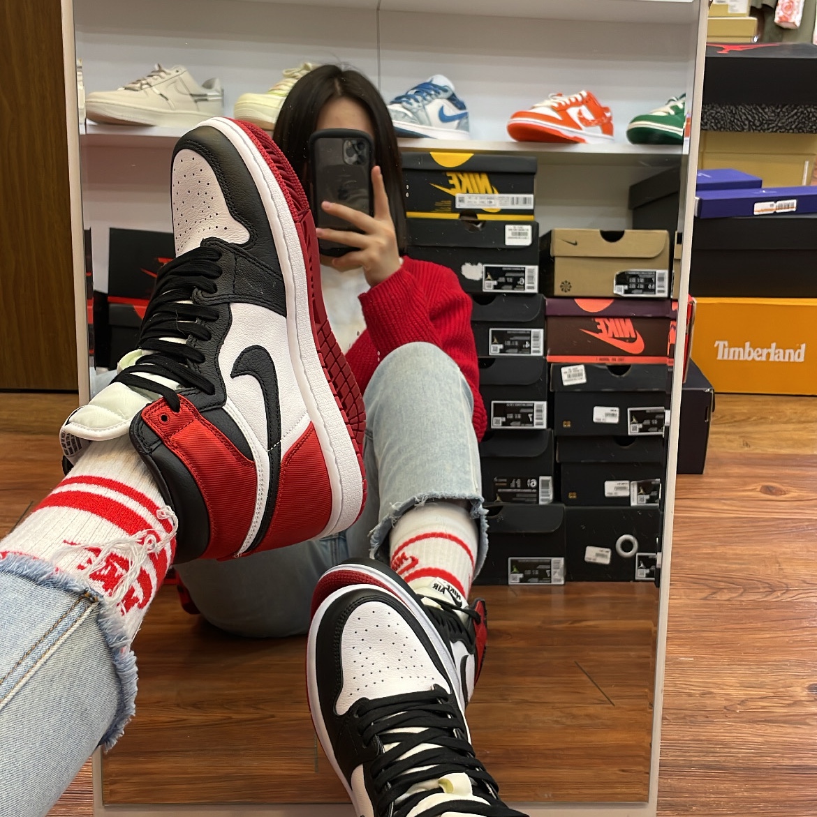 (W) Jordan 1 Retro High Satin Black Toe 착용 스타일 - 3