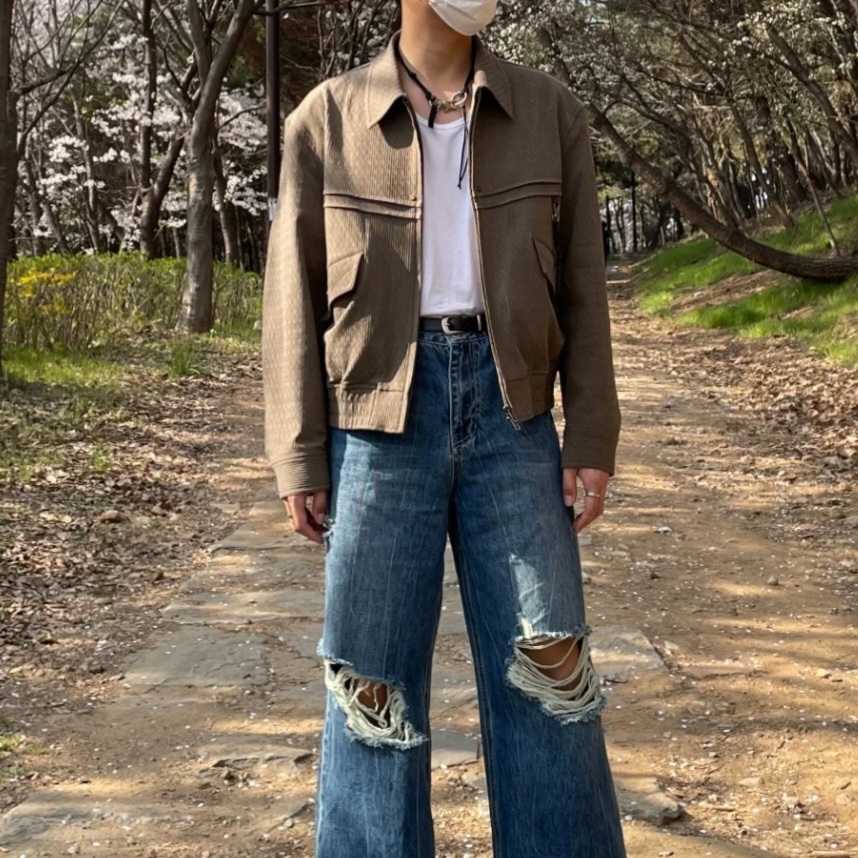 Our Legacy Ladon Leather Keychain Black 착용 스타일 - 4