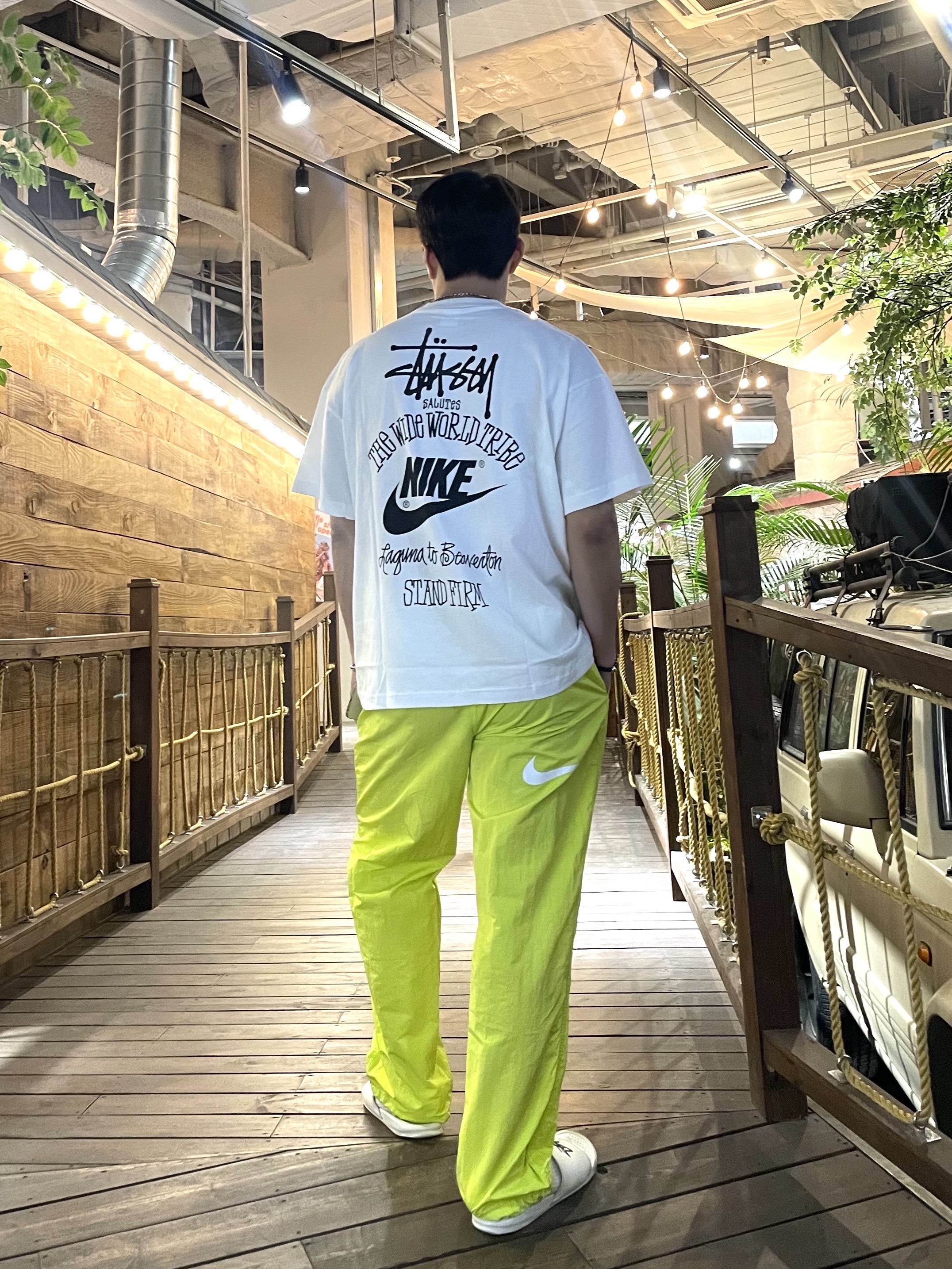 Nike x Stussy T-Shirt White (DV1774-100), Nike x Stussy Benassi Slide Sail 착용 스타일