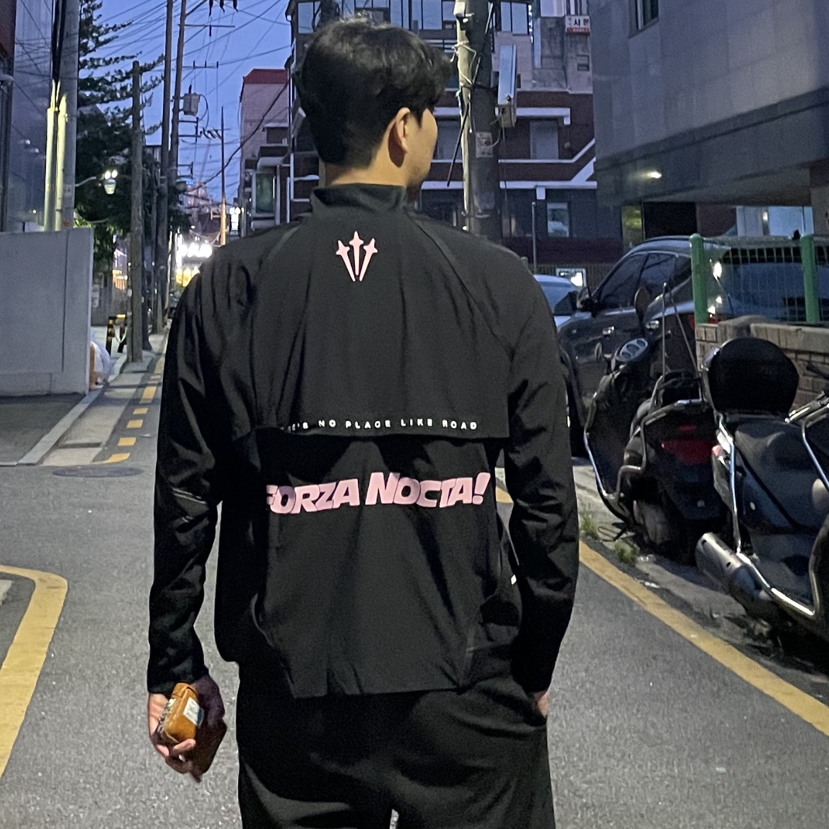 (W) Nike x Drake Nocta NRG LR L/S Crew Black (DV3631-010) 착용 스타일