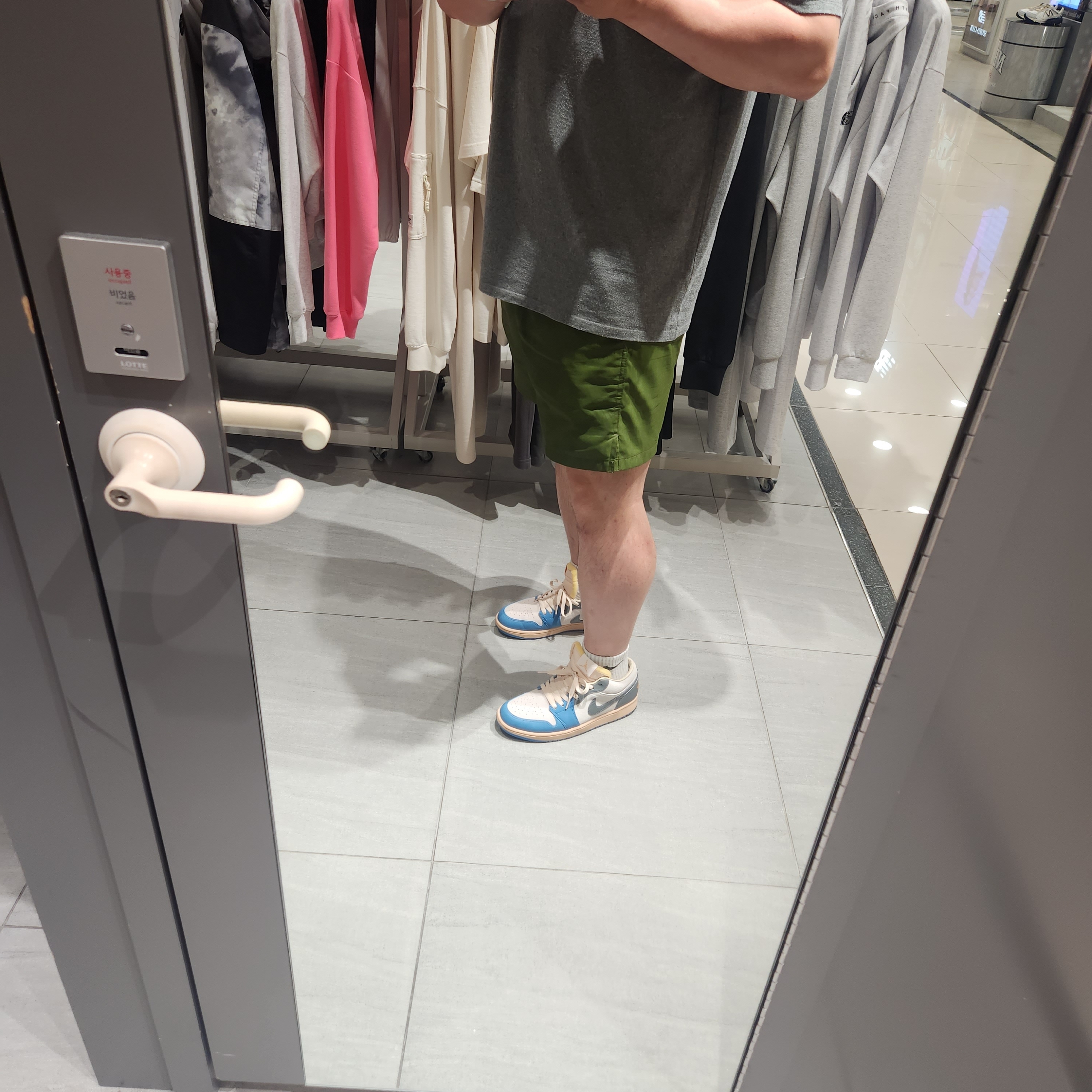Jordan 1 Low SE Tokyo 96 착용 스타일 - 2