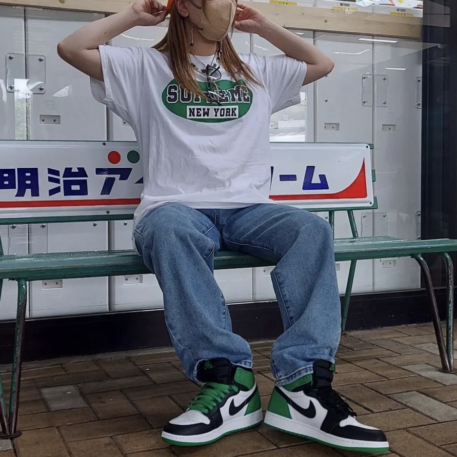 Supreme New York T-Shirt White - 23SS 착용 스타일