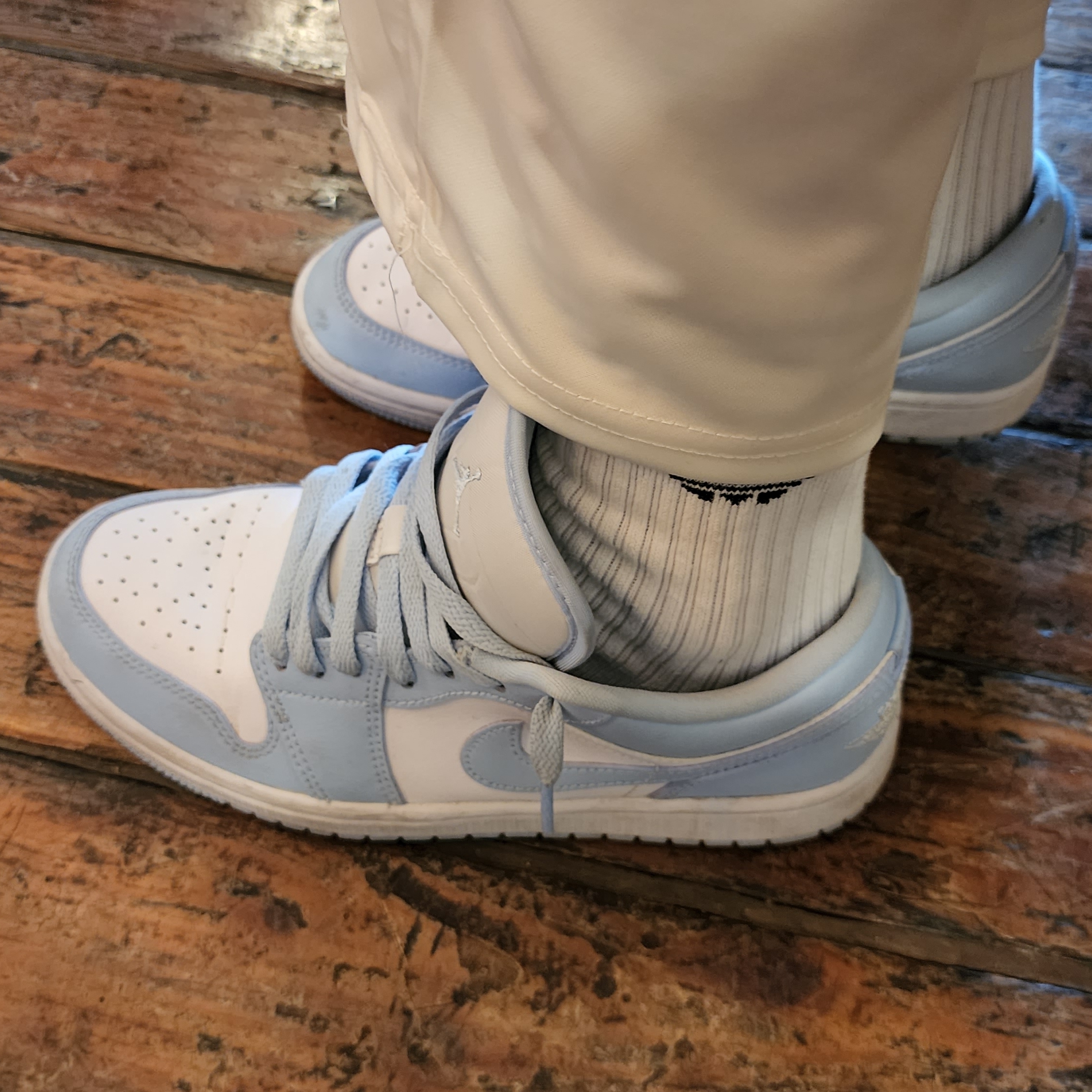 (W) Jordan 1 Low White Ice Blue 착용 스타일