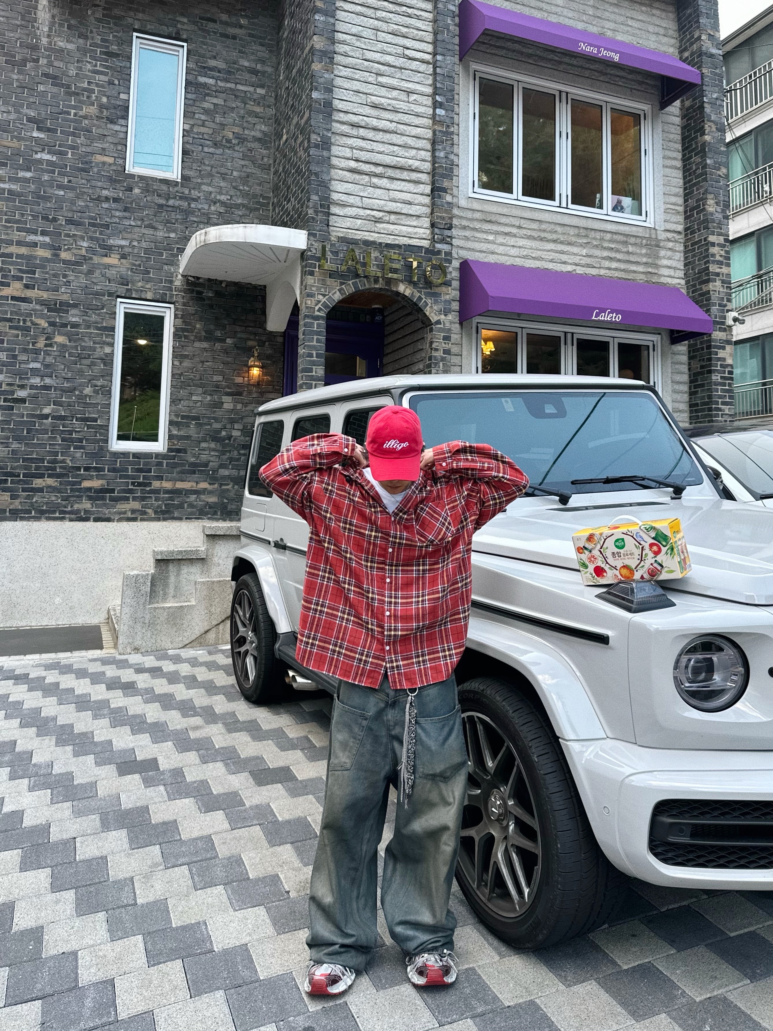 Project G/R Coated Backward Denim Pants Blue, Balenciaga 3XL Sneakers White Red 착용 스타일 - 2