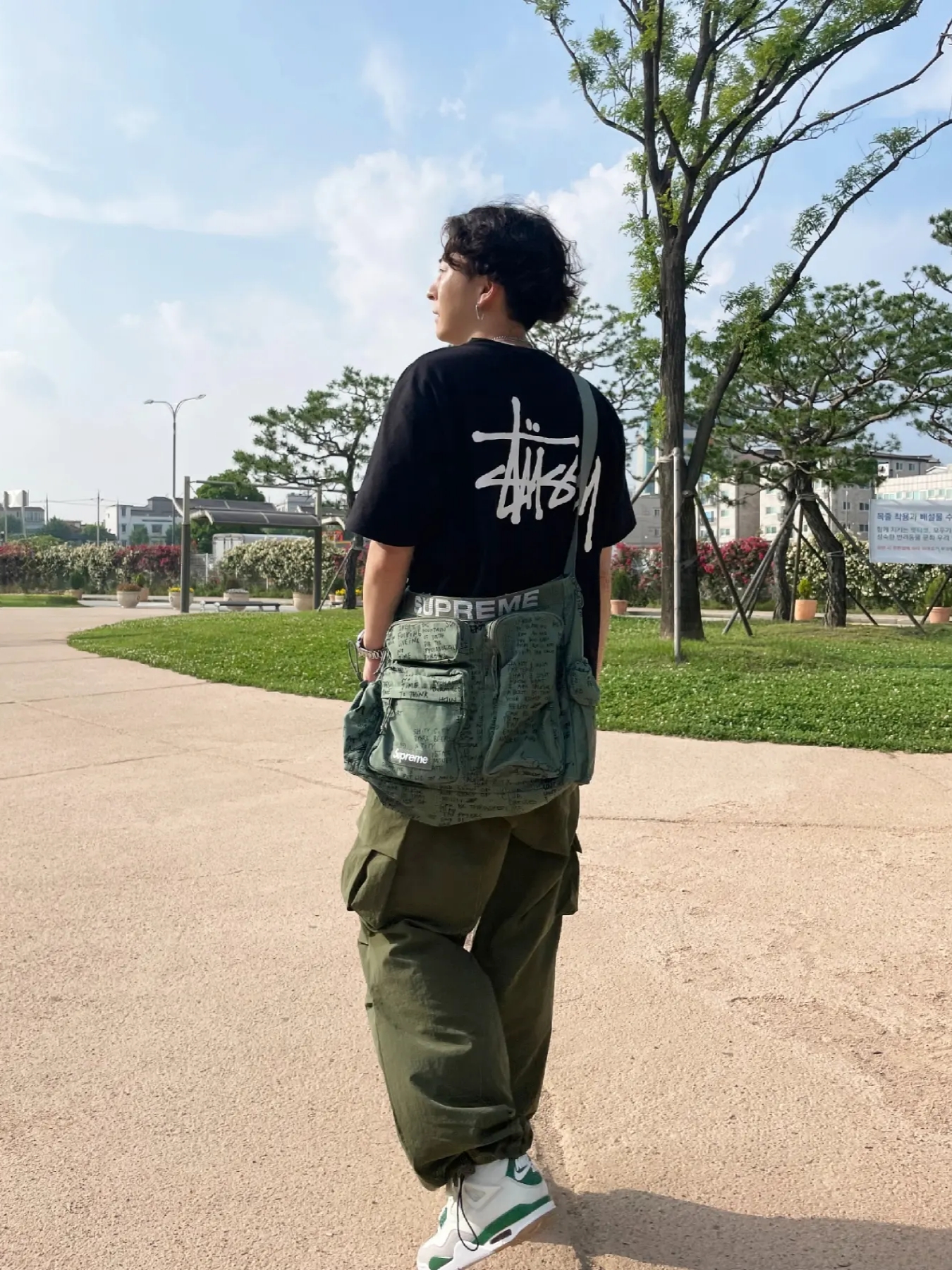 Jordan 4 x Nike SB Retro SP Pine Green, Stussy Basic Stussy T-Shirt Black 2022 착용 스타일 - 3