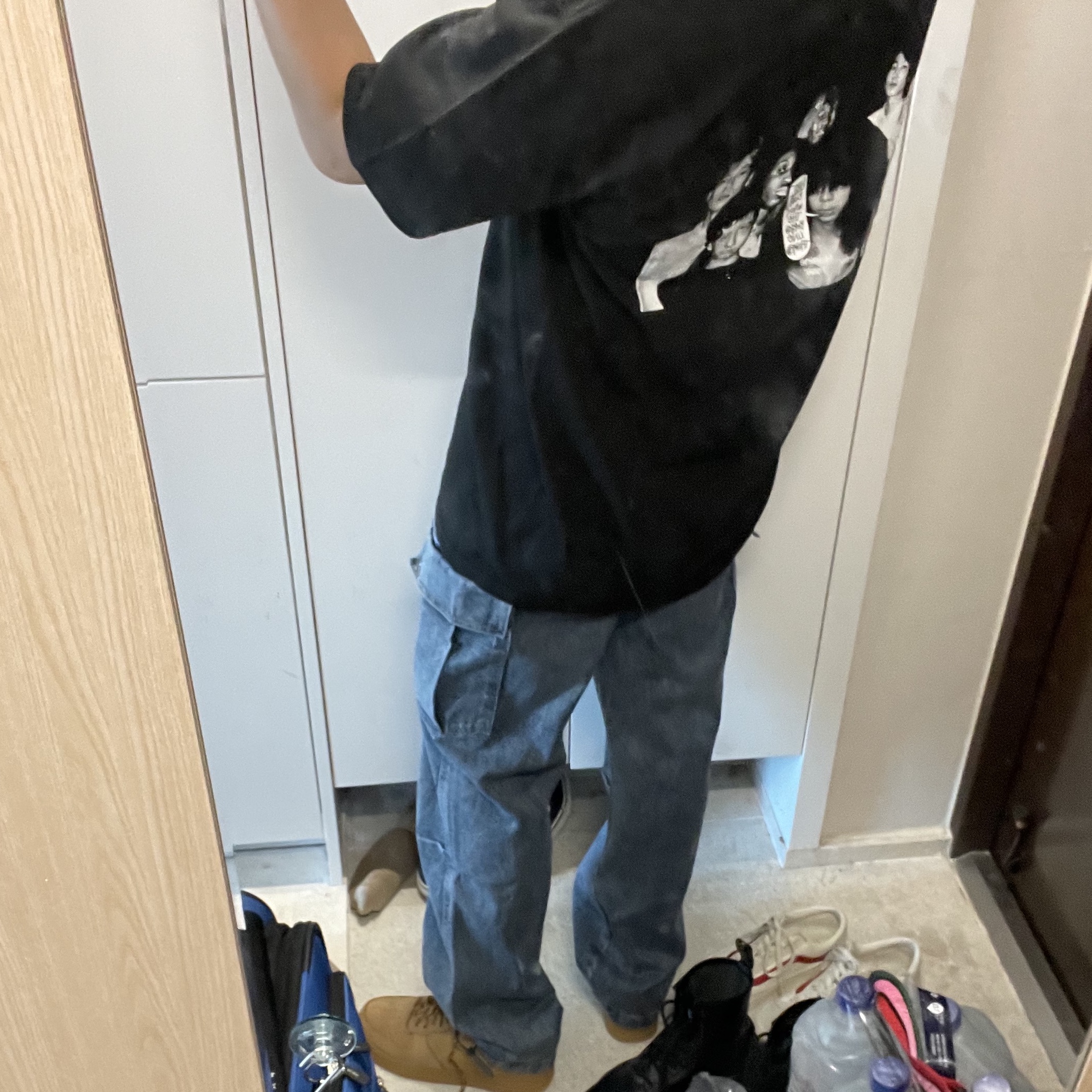 Stussy x Martine Rose Collage Pigment Dyed T-Shirt Black 착용 스타일
