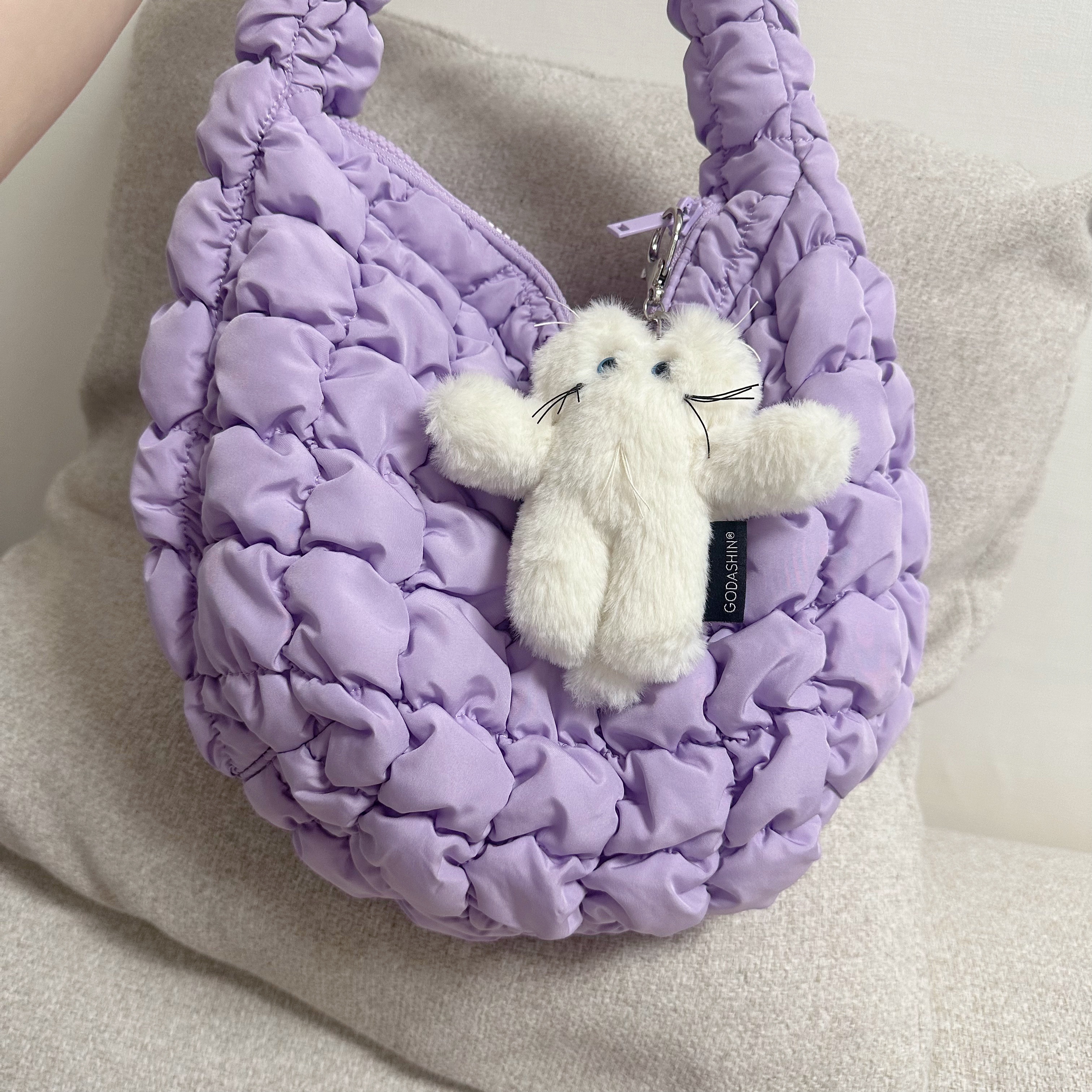 COS Quilted Mini Bag Purple, Godashin Cats Keyring White 착용 스타일 - 2