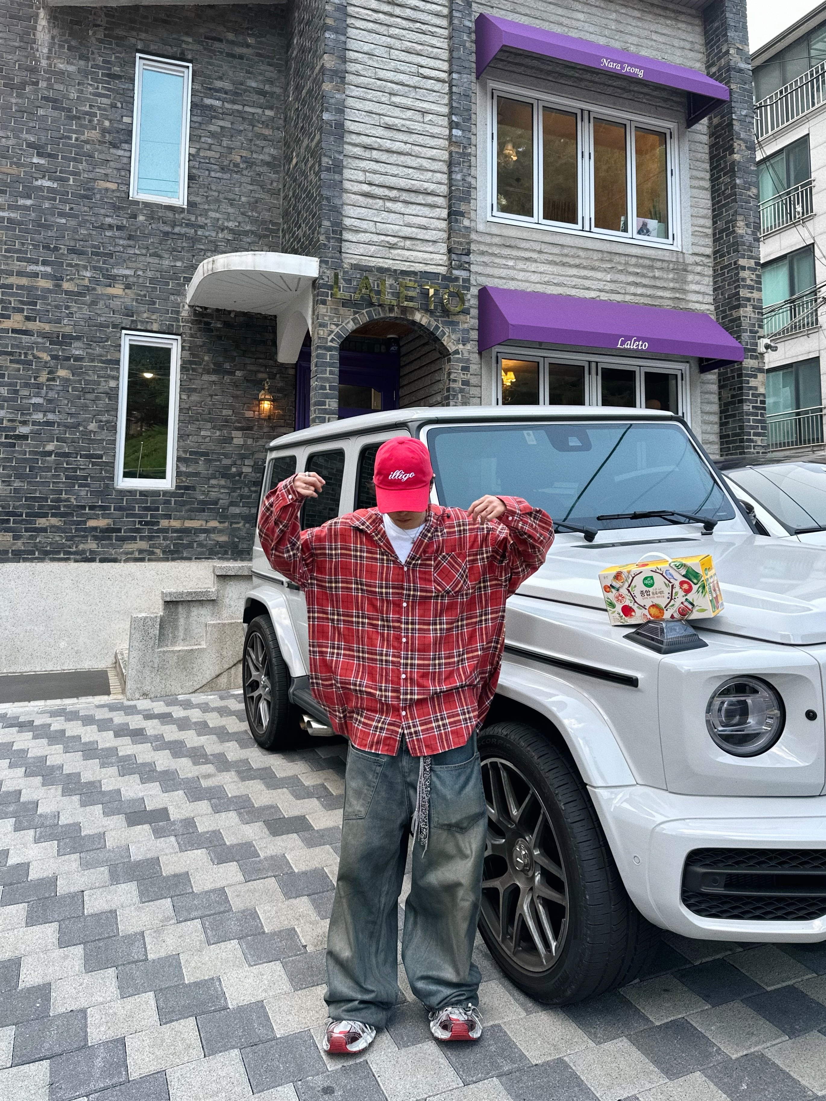 Project G/R Coated Backward Denim Pants Blue, Balenciaga 3XL Sneakers White Red 착용 스타일 - 1