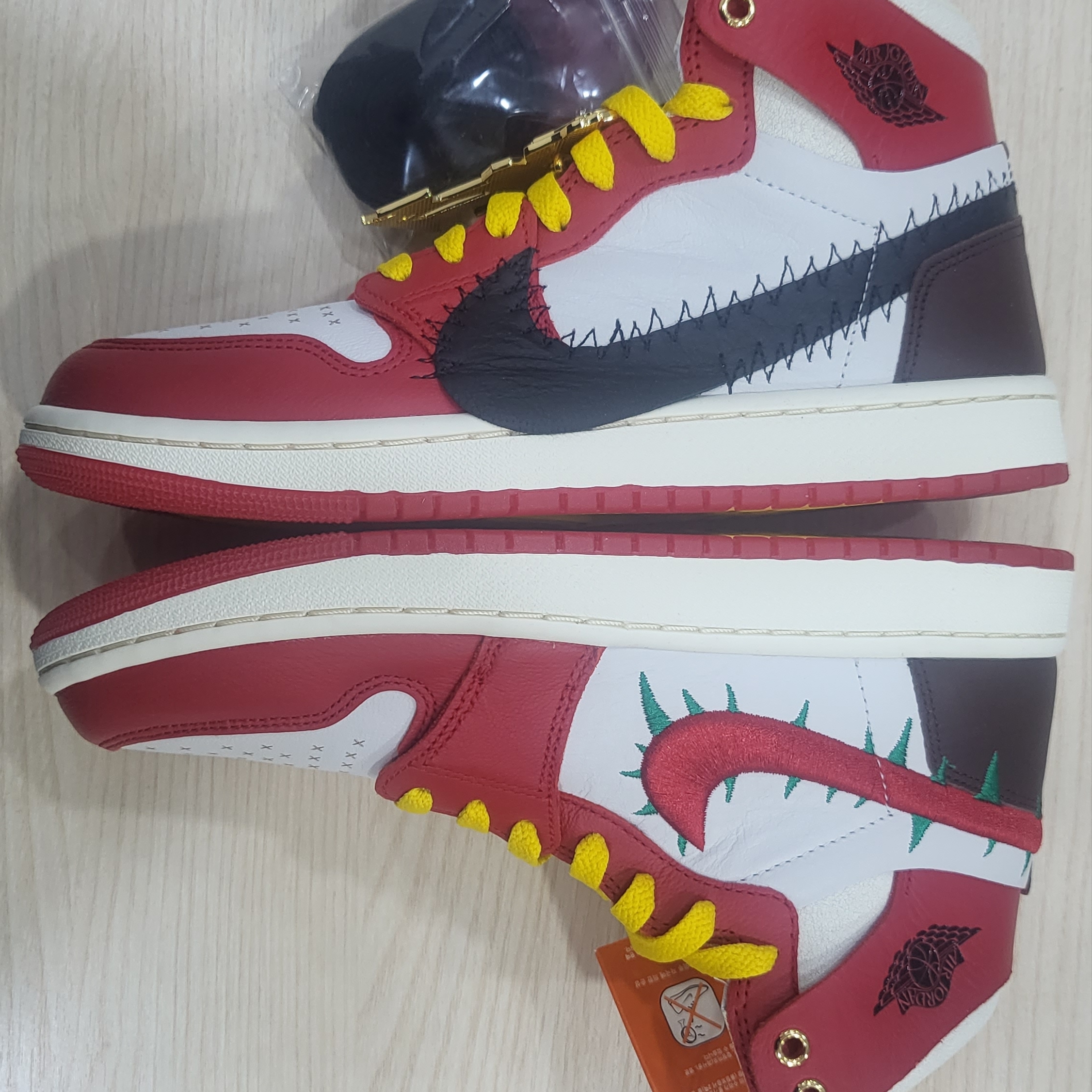 (W) Jordan 1 x Teyana Taylor Zoom CMFT 2 Gym Red 착용 스타일 - 5