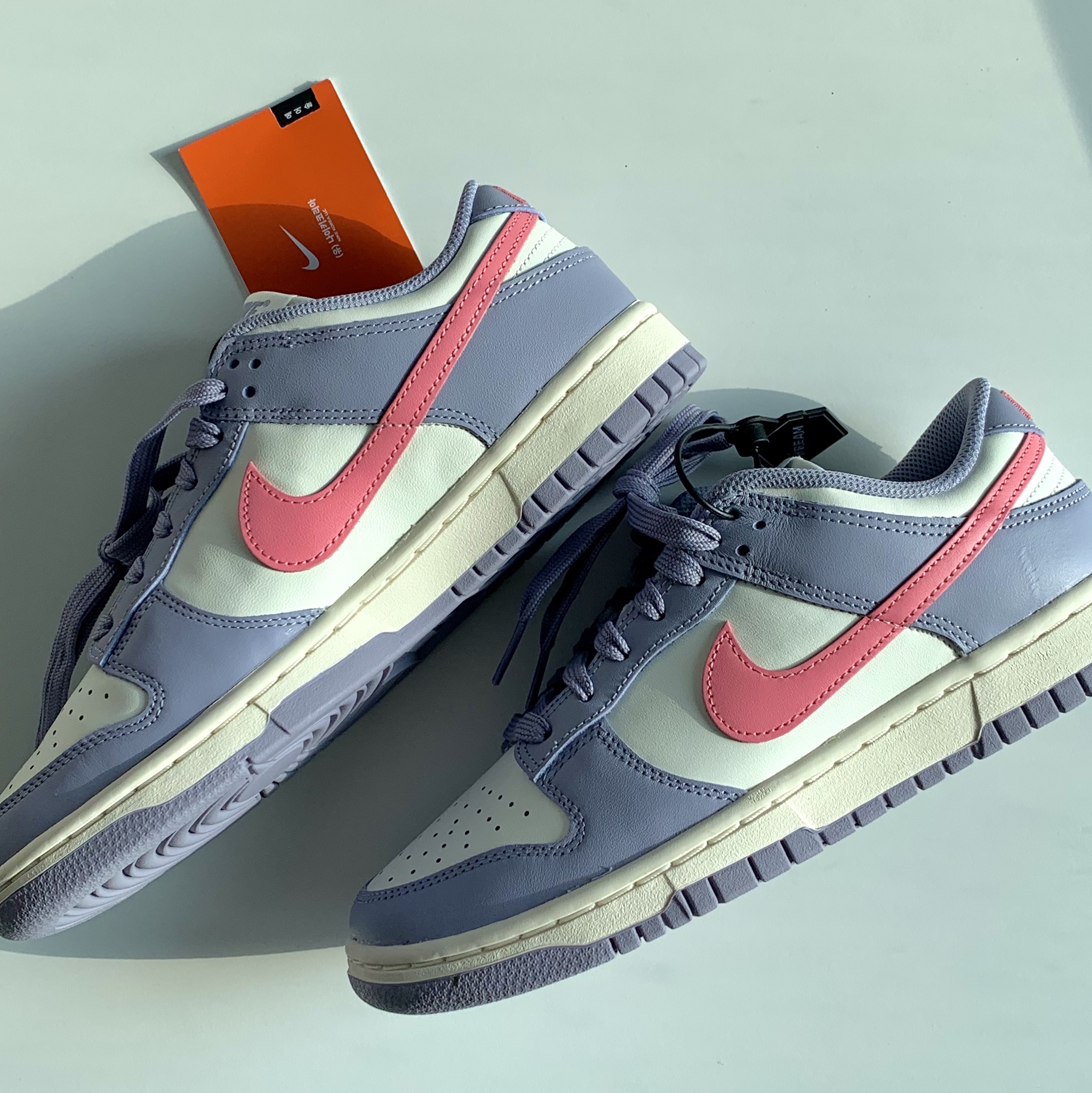 (W) Nike Dunk Low Indigo Haze Coral Chalk 착용 스타일