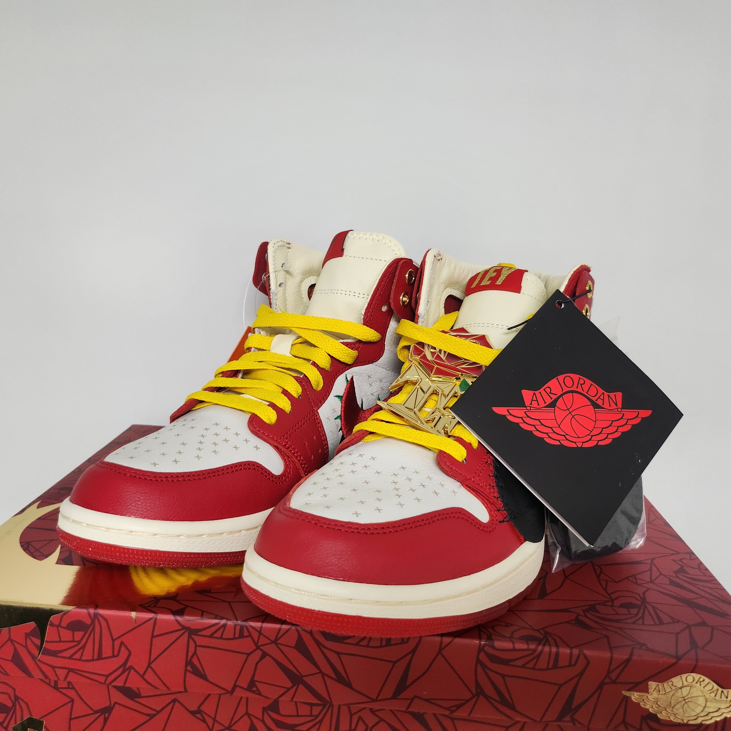 (W) Jordan 1 x Teyana Taylor Zoom CMFT 2 Gym Red 착용 스타일 - 1