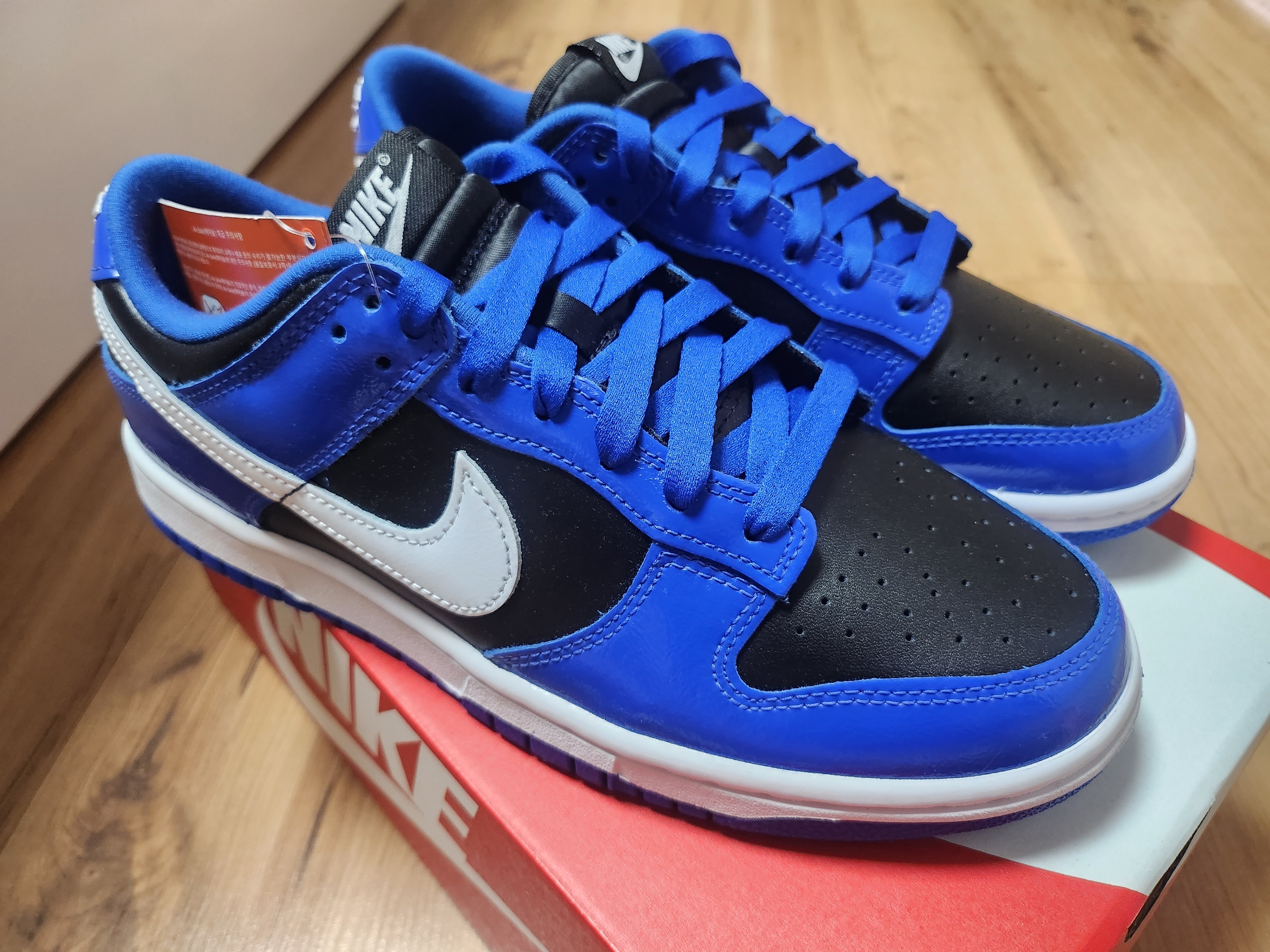 (W) Nike Dunk Low Essential Game Royal 착용 스타일 - 2