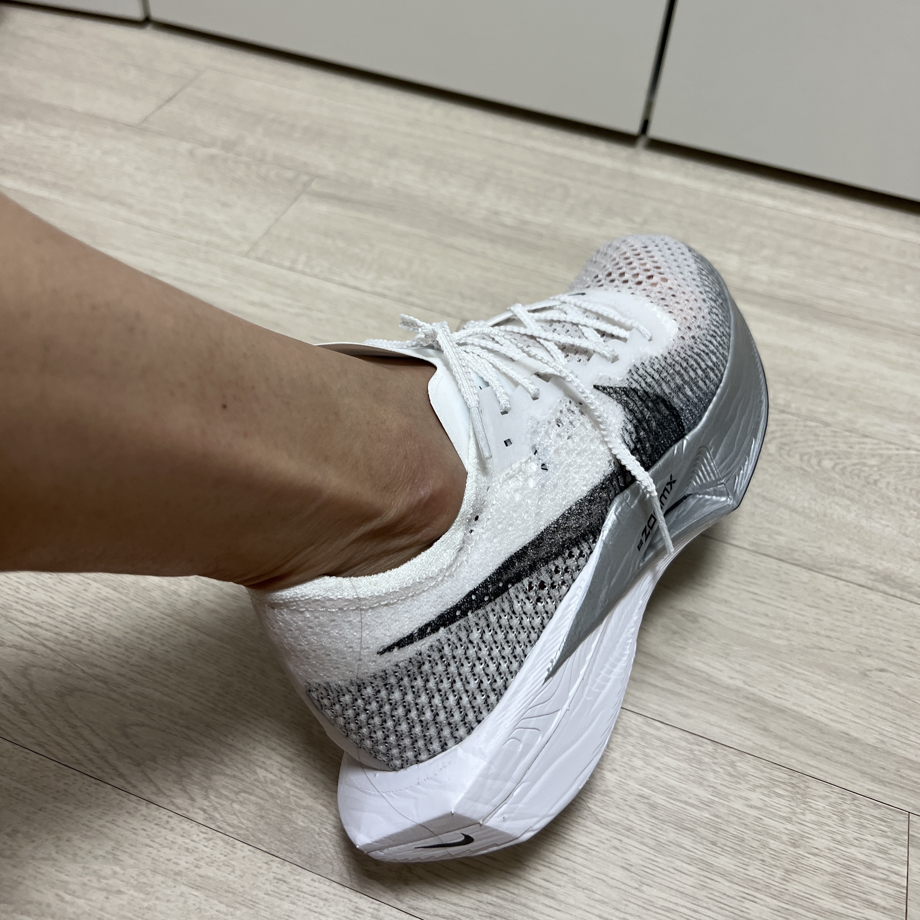 Nike ZoomX Vaporfly Next% 3 White Grey 착용 스타일
