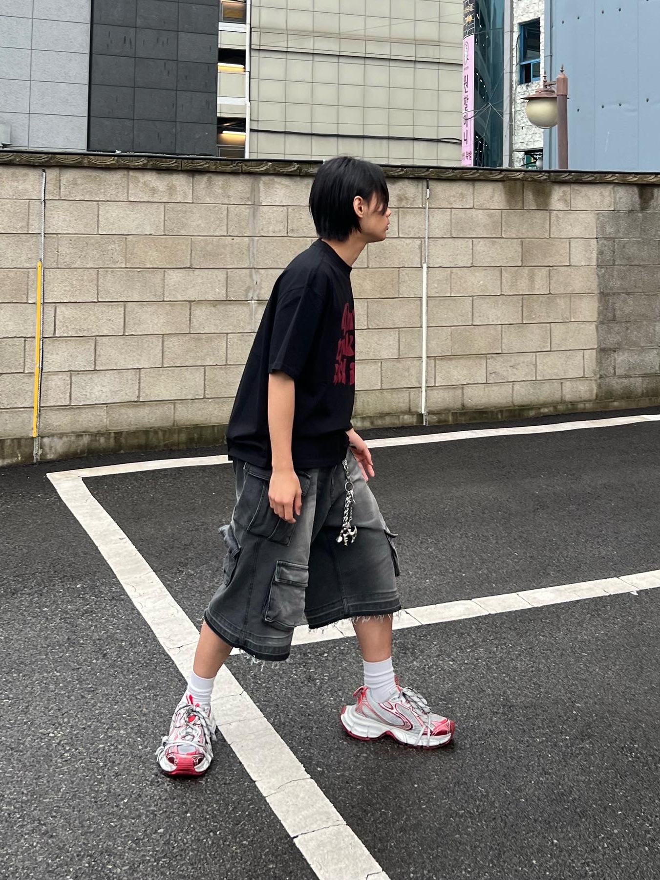 Balenciaga 3XL Sneakers White Red, Nos Couleurs Old Washed Cargo Denim Shorts Dark Grey 착용 스타일 - 3