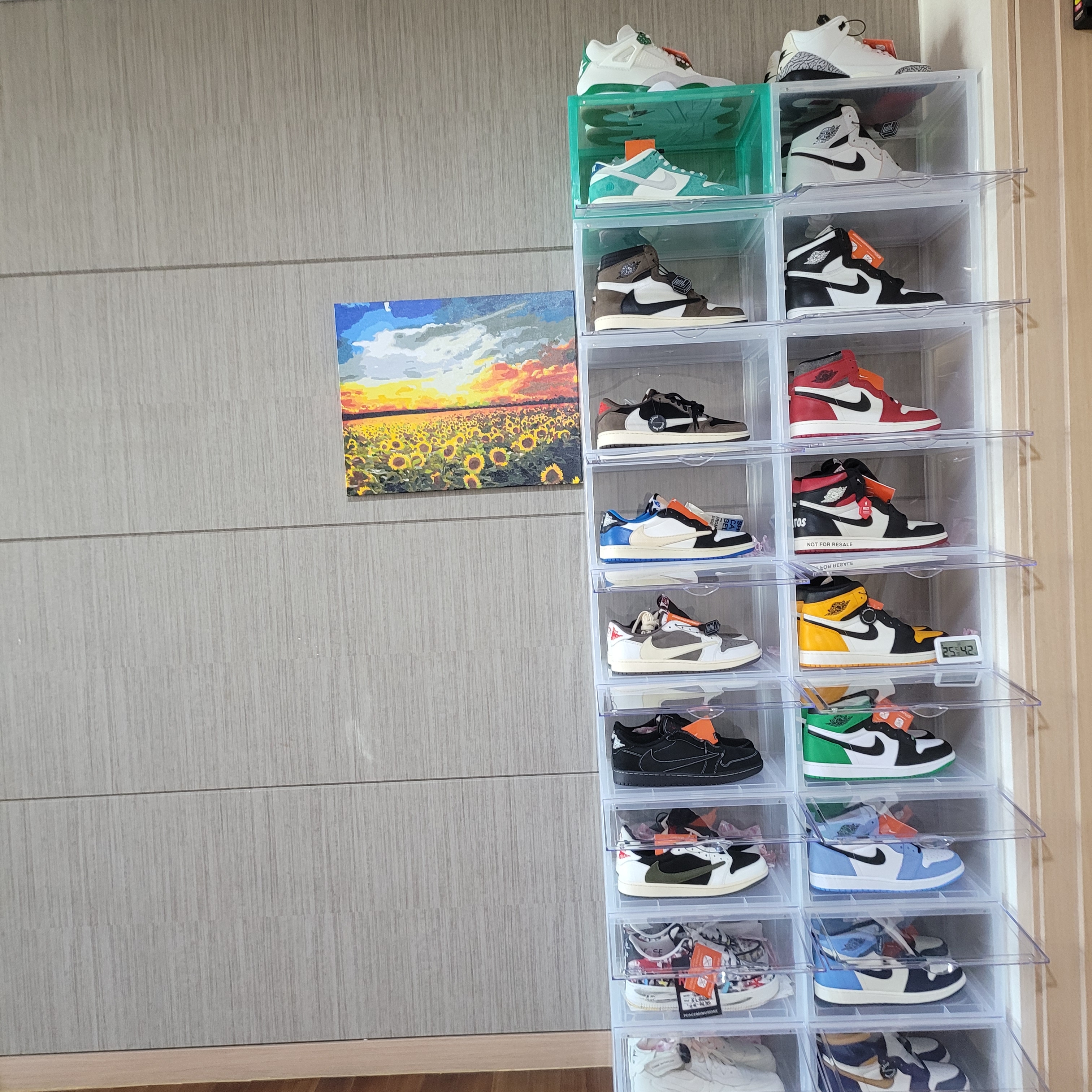 (W) Jordan 1 x Travis Scott Retro Low OG SP Medium Olive, Jordan 1 x Travis Scott Retro High OG SP Mocha 착용 스타일