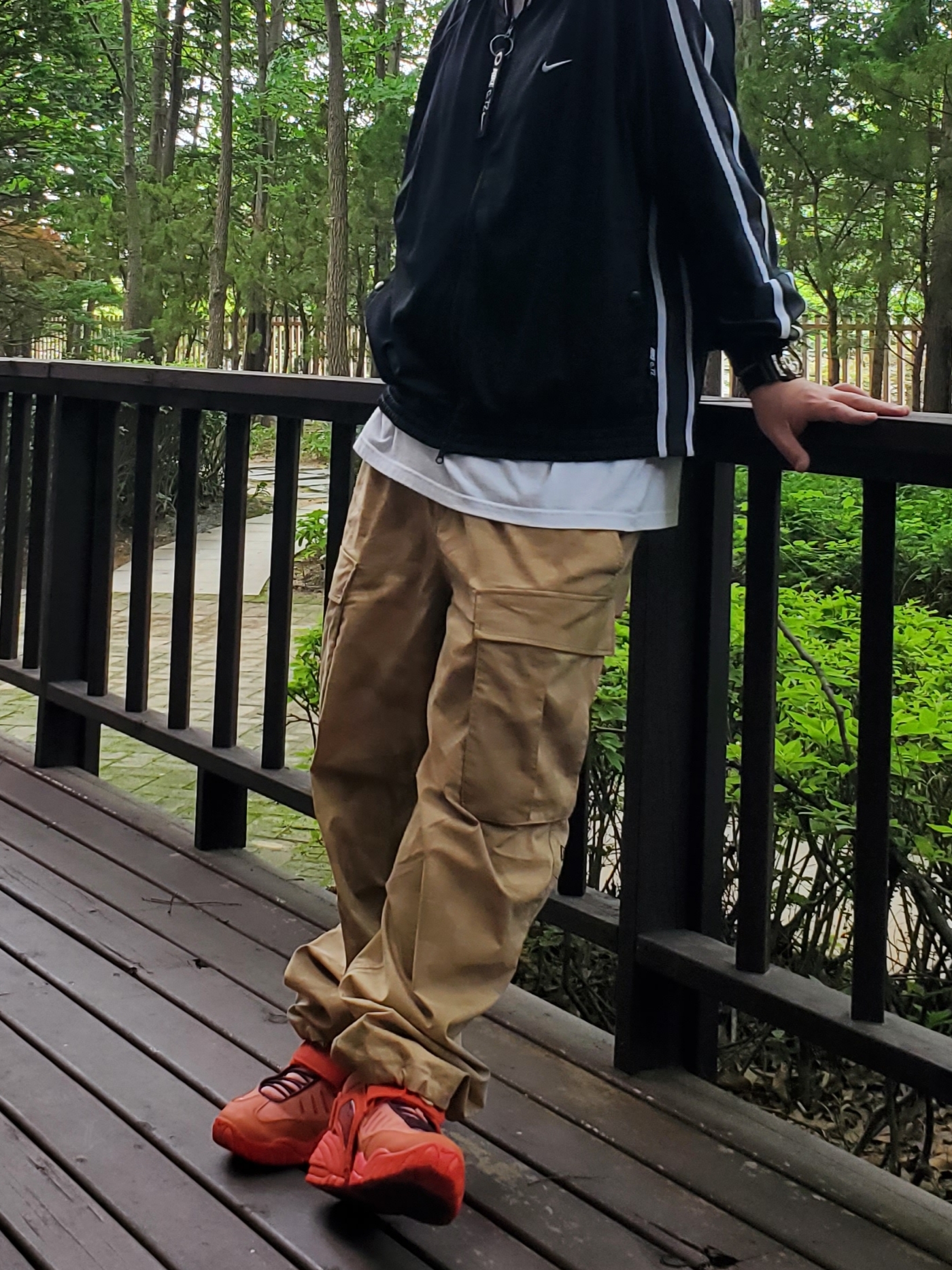 Nike x Ambush Air Adjust Force SP Light Madder Root and Burgundy Crush 착용 스타일 - 3