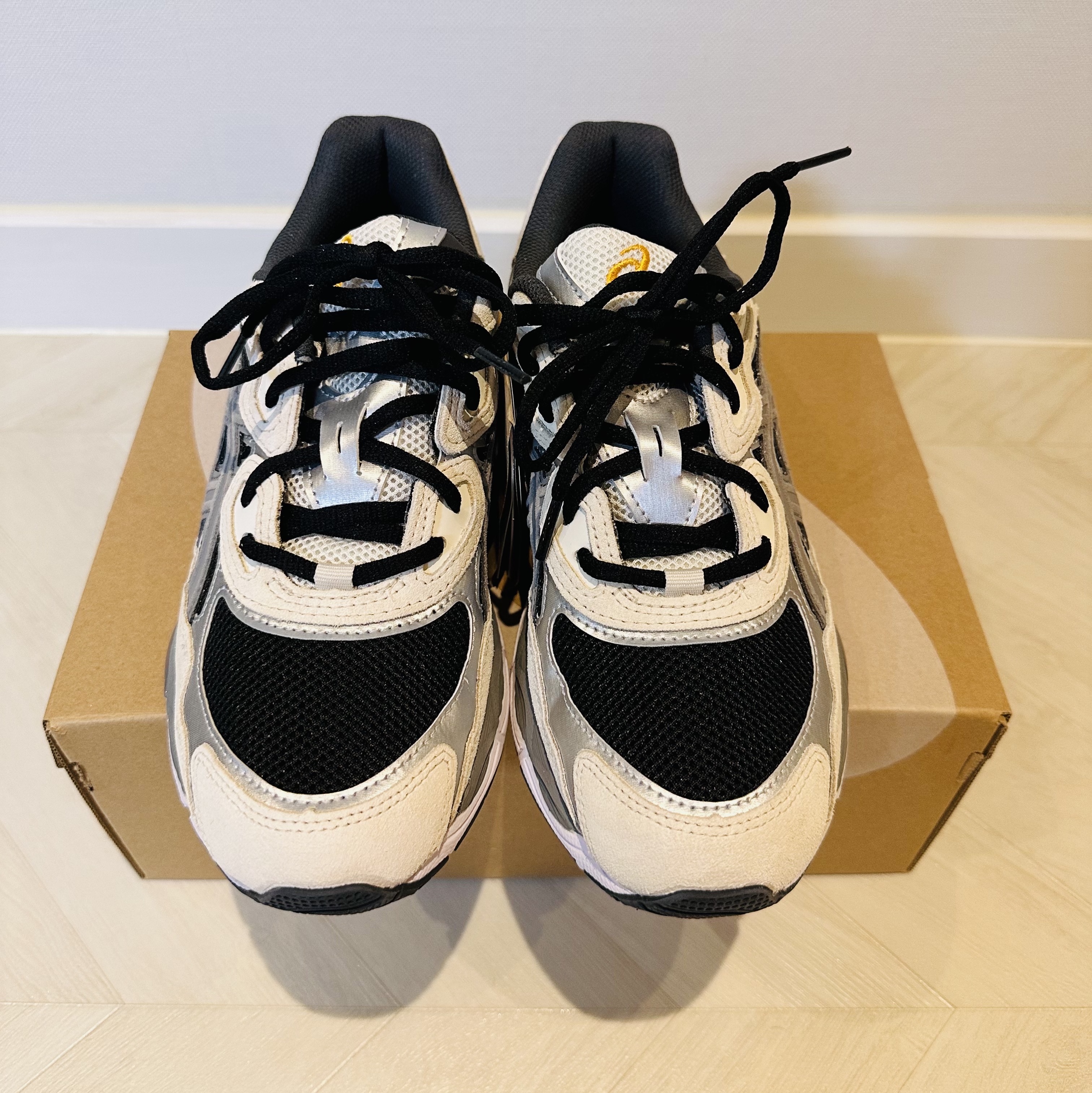 Asics Gel-NYC Black Clay Grey 착용 스타일 - 4