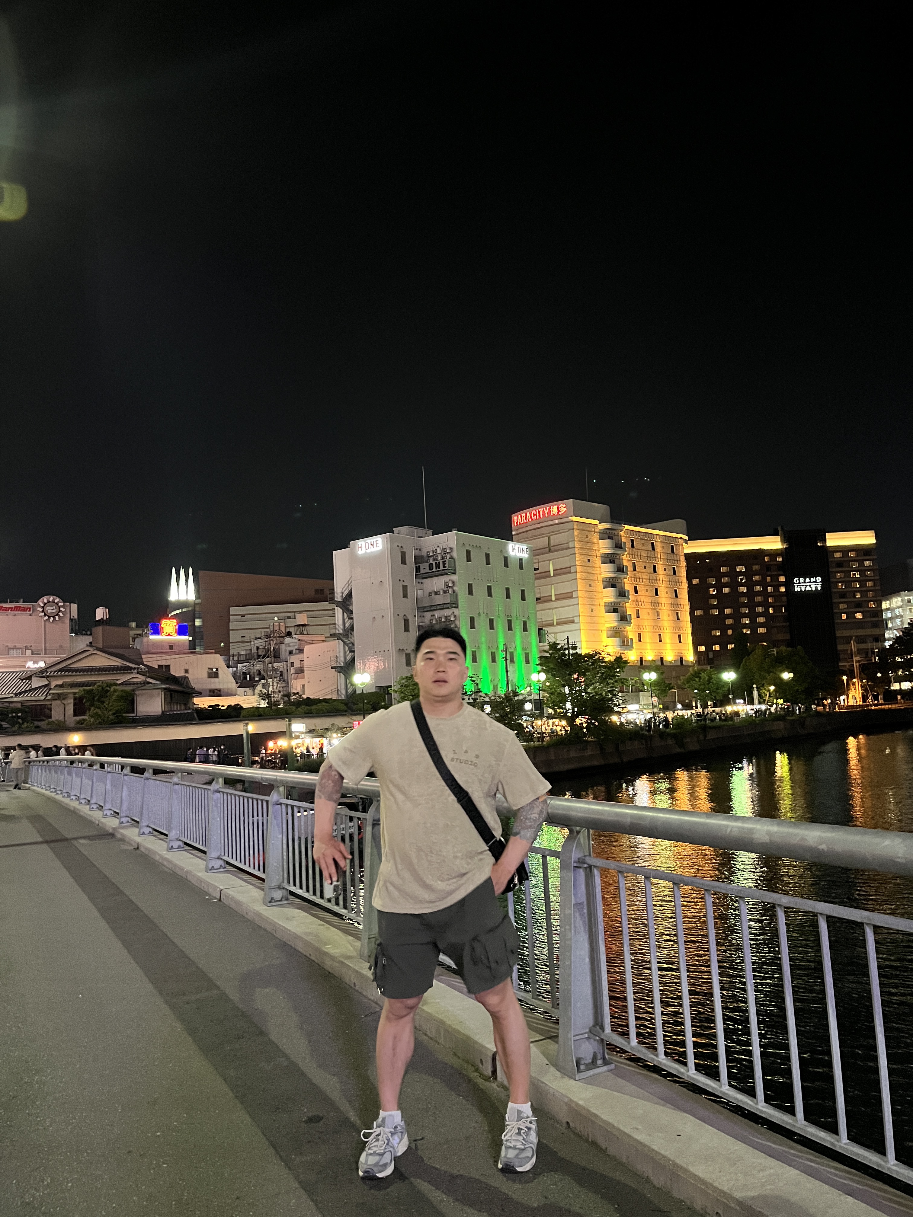 IAB Studio Towel T-Shirt Light Green, Nike ACG Cargo Shorts Sequoia - Asia 착용 스타일