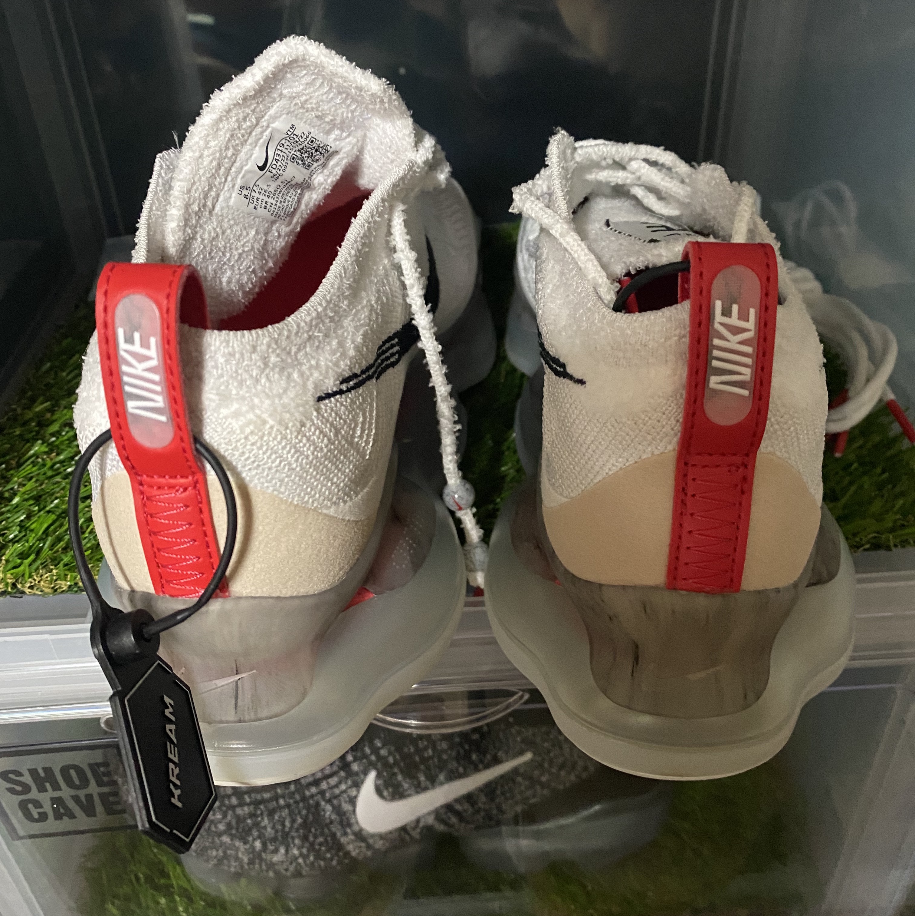 Nike Air Max Scorpion Flyknit Summit White 착용 스타일 - 3