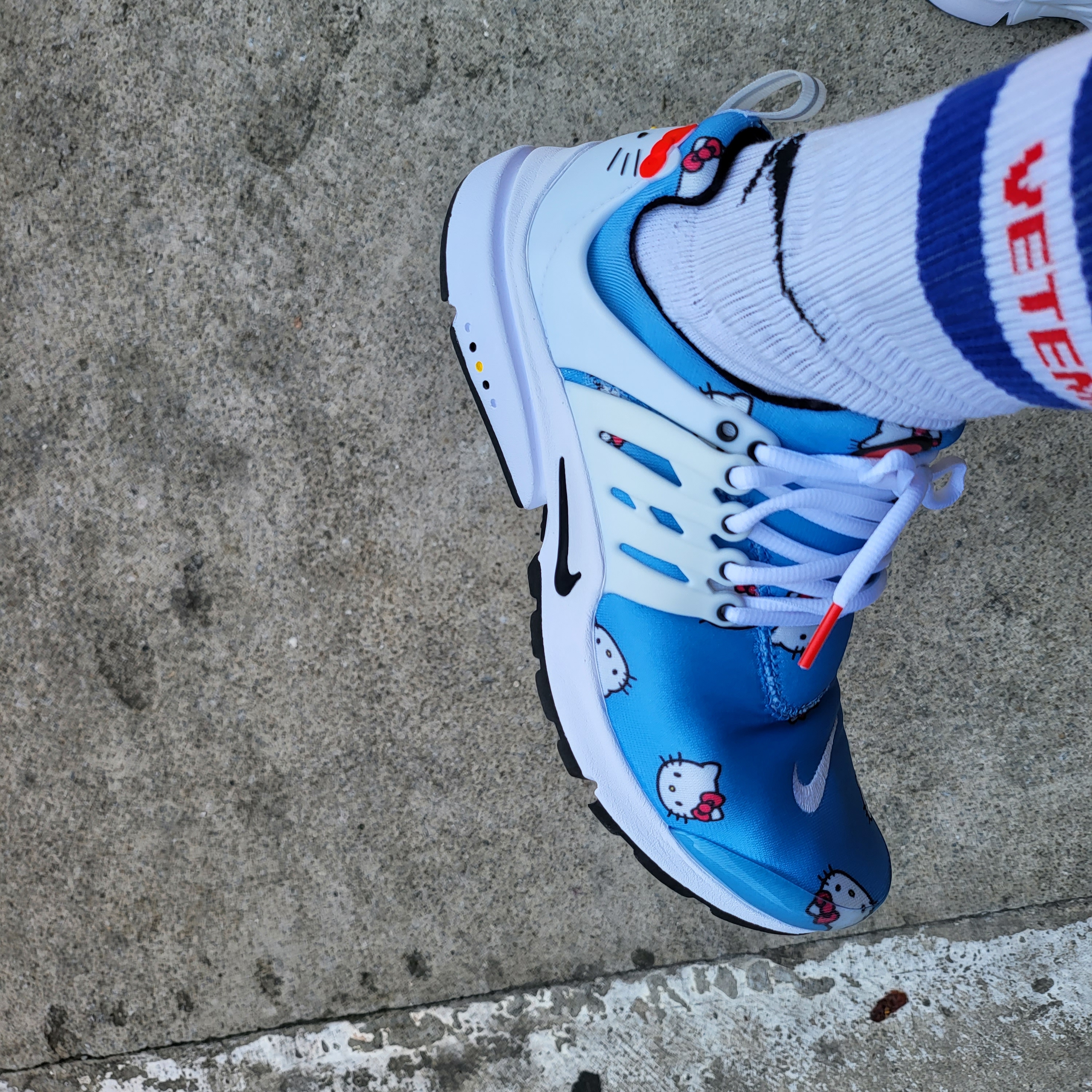 Nike x Hello Kitty Air Presto University Blue 착용 스타일 - 2
