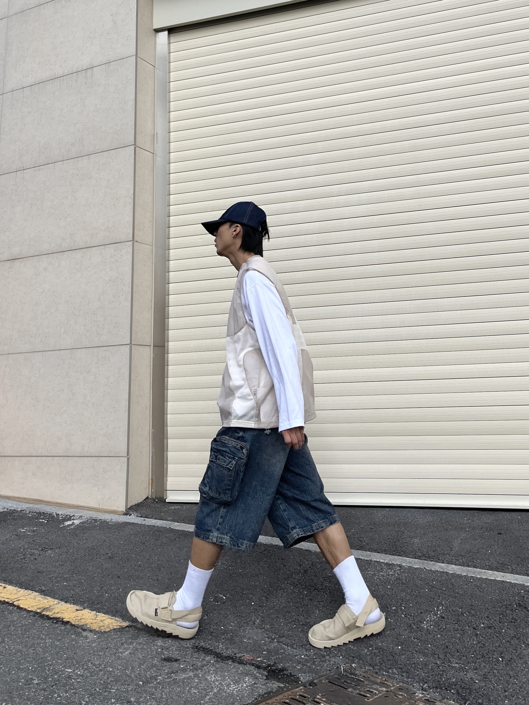 Matin Kim Denim Circle Logo Ball Cap Blue 착용 스타일 - 1