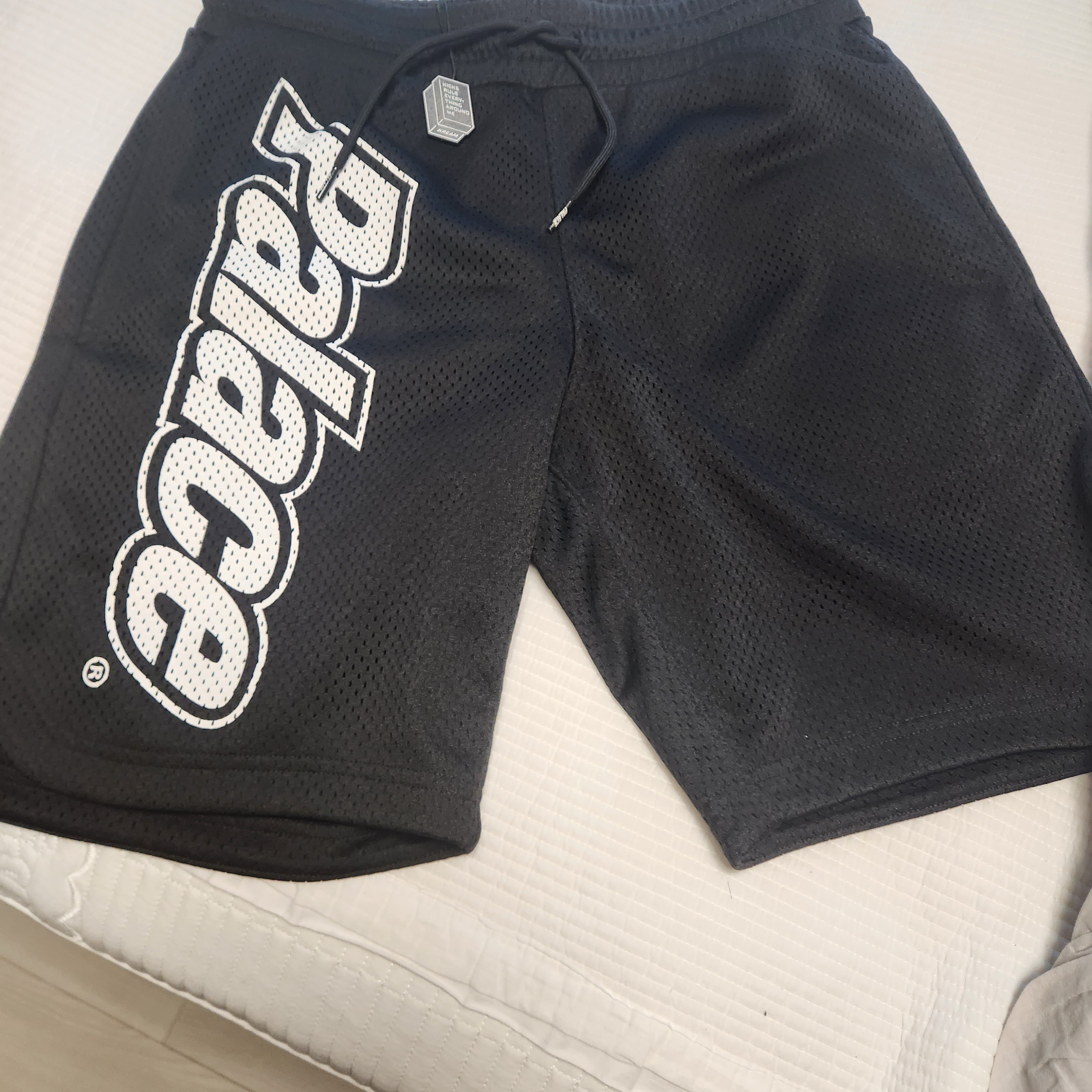 Palace Lowercase Font Shorts Black - 22SS 착용 스타일