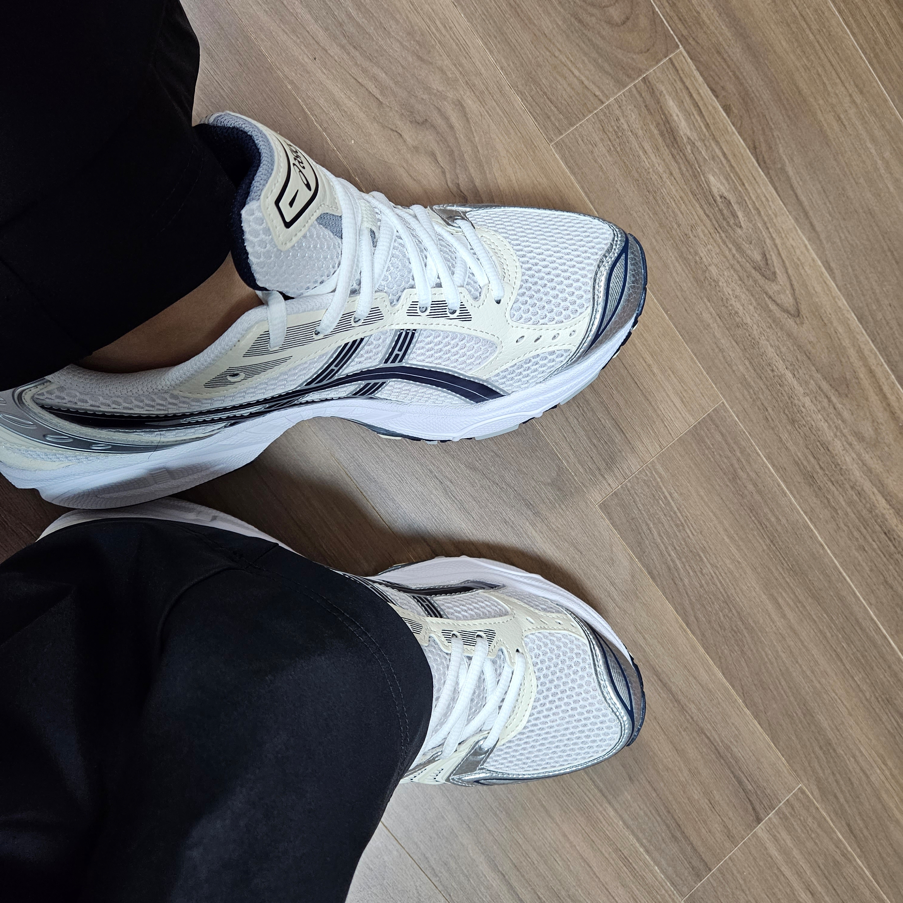(W) Asics Gel-Kayano 14 White Midnight 착용 스타일