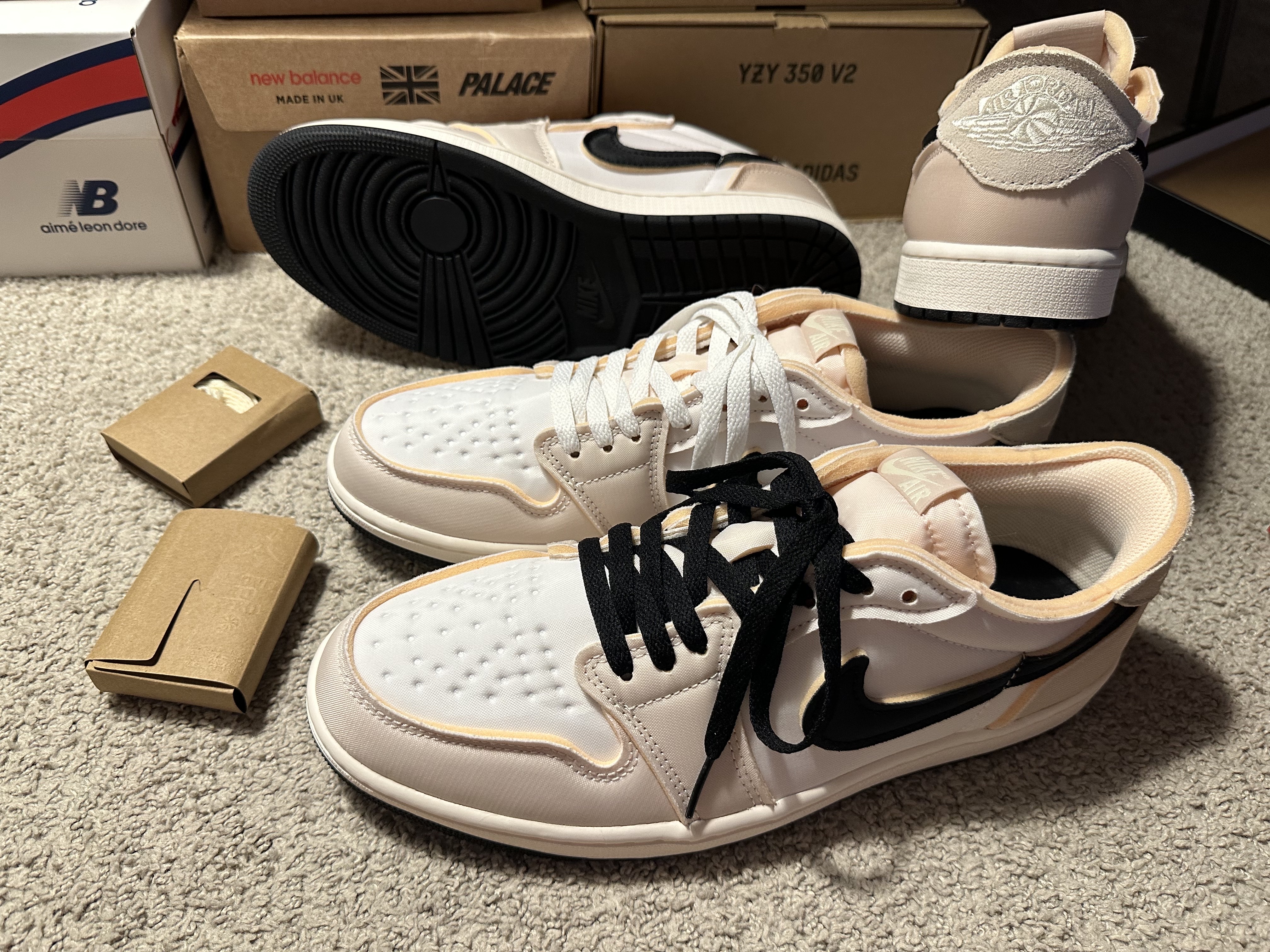 Jordan 1 Retro Low OG EX White and Coconut Milk 착용 스타일 - 1