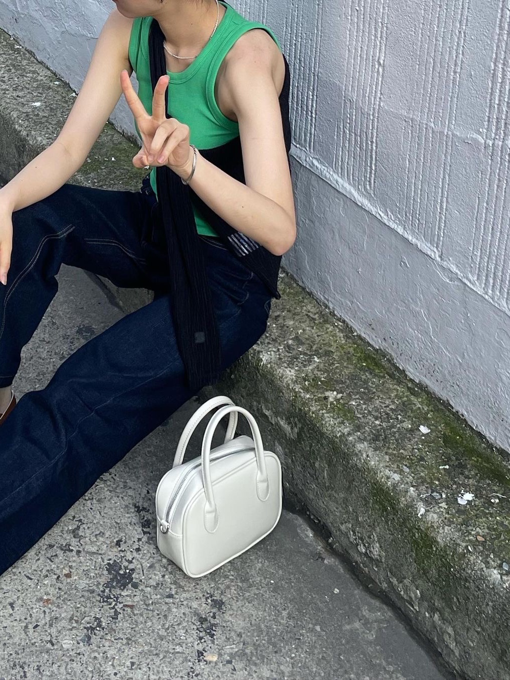 Nieeh Women Square Bag Mini Cream 착용 스타일