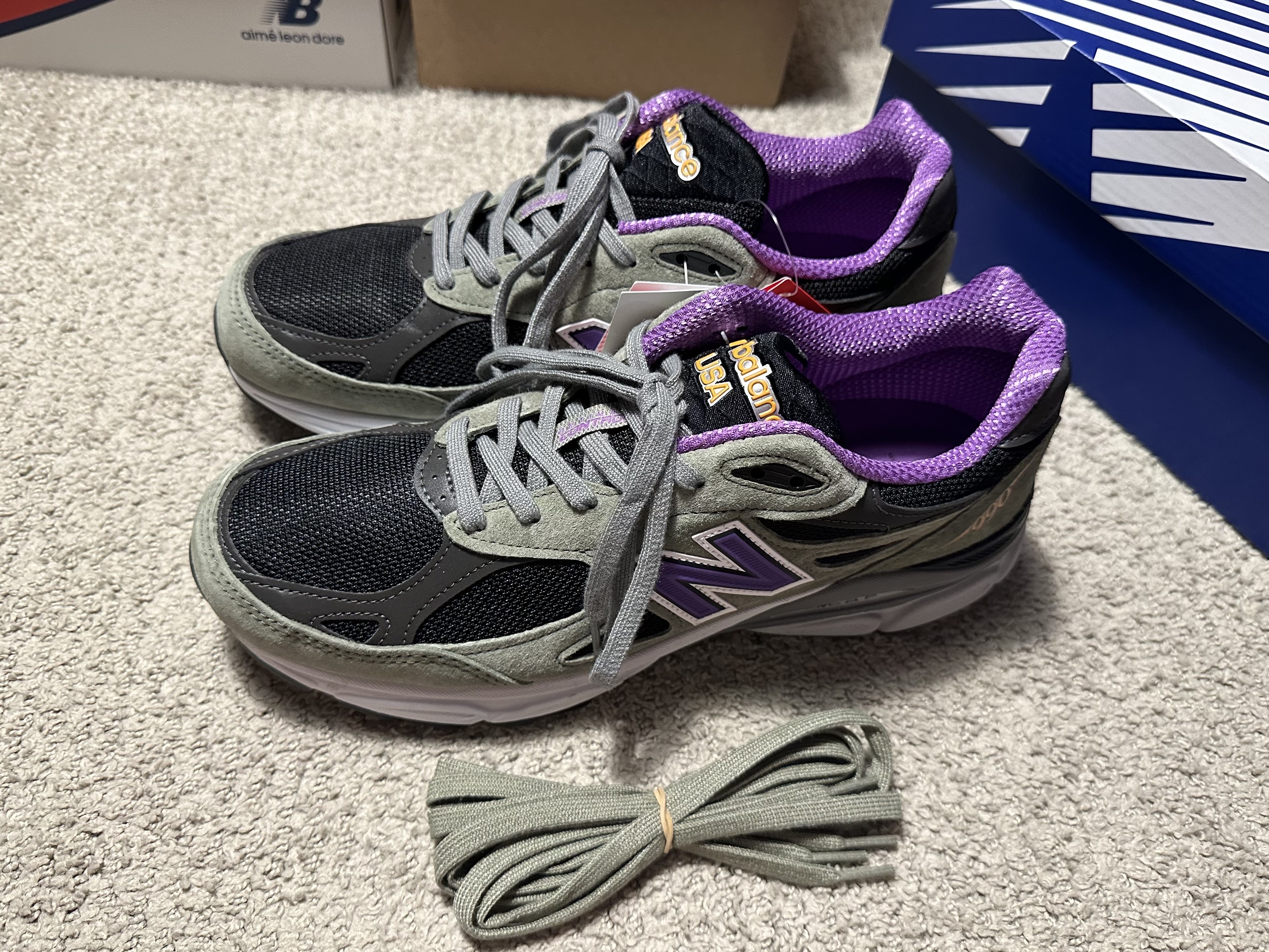 뉴발란스 990v3 메이드 인 USA 올리브 리프 블랙 착용 스타일 - 1