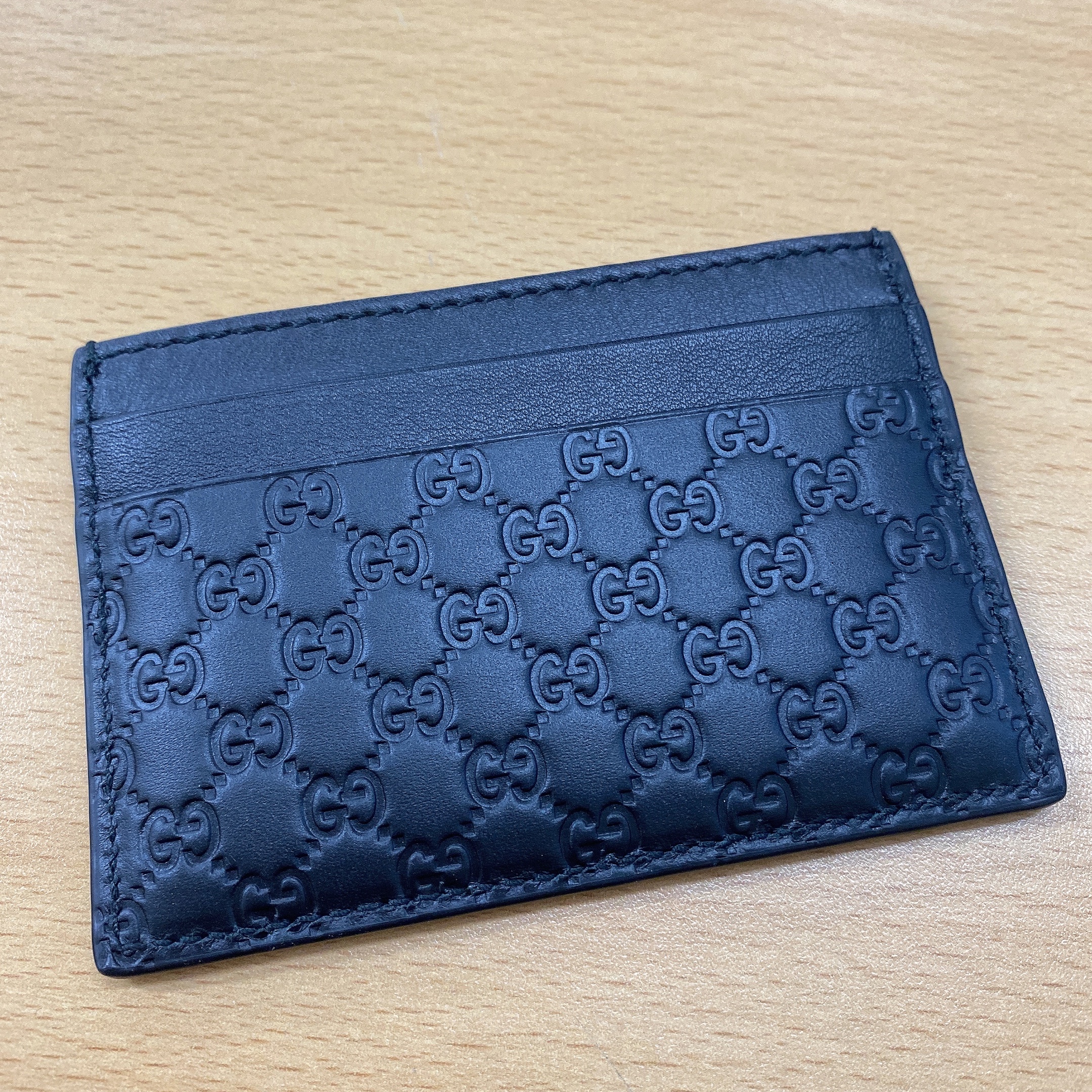 Gucci Micro GG Ssima Card Case Black 착용 스타일