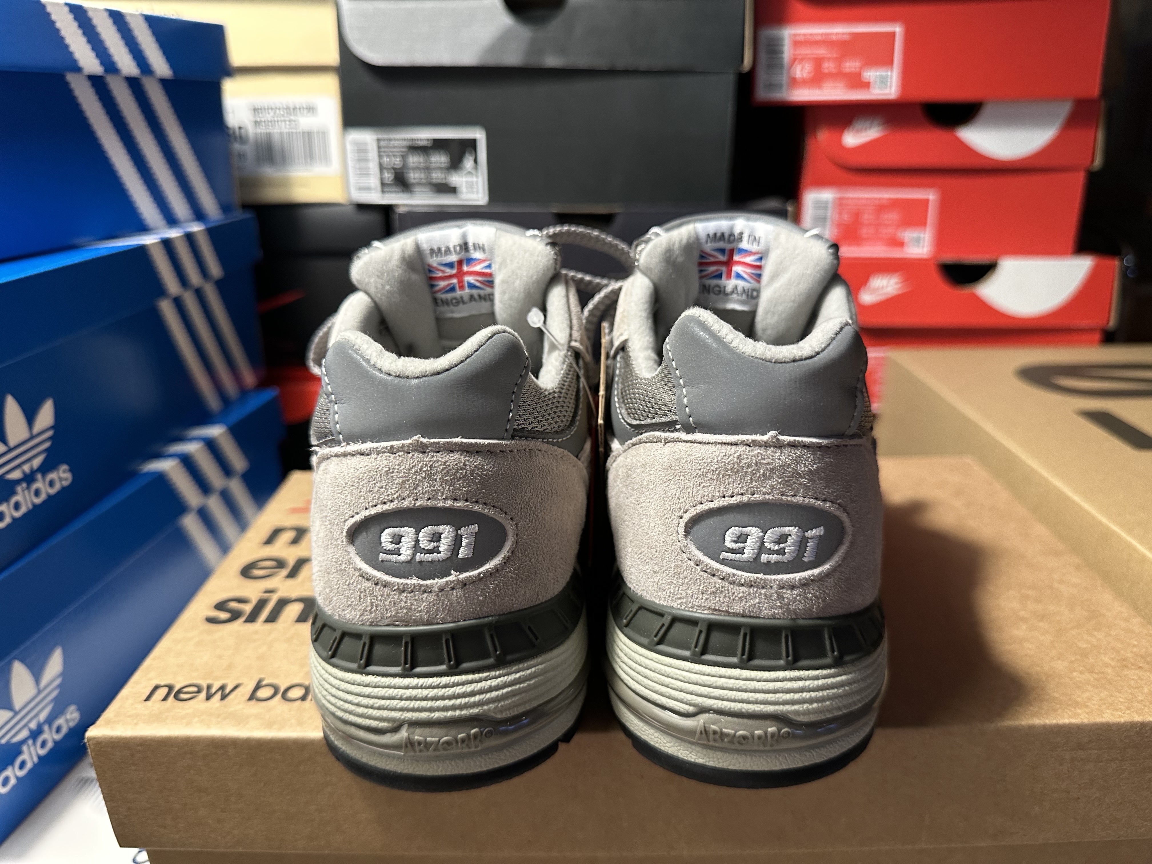(W) New Balance 991 Made in UK Grey 착용 스타일 - 3