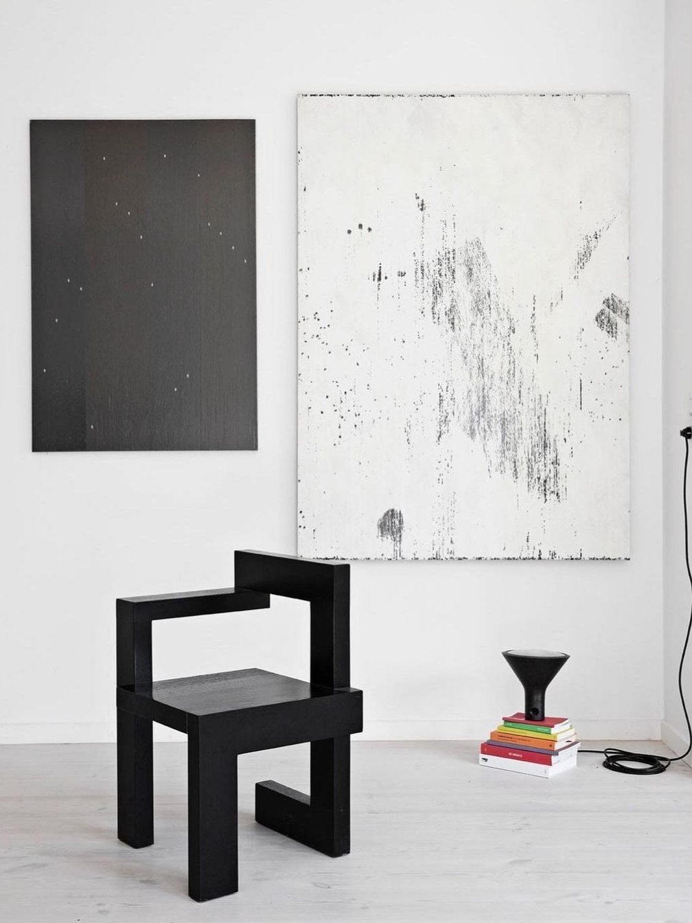 Spectrum Steltman Chair Black Arm Right Oak 착용 스타일 - 2