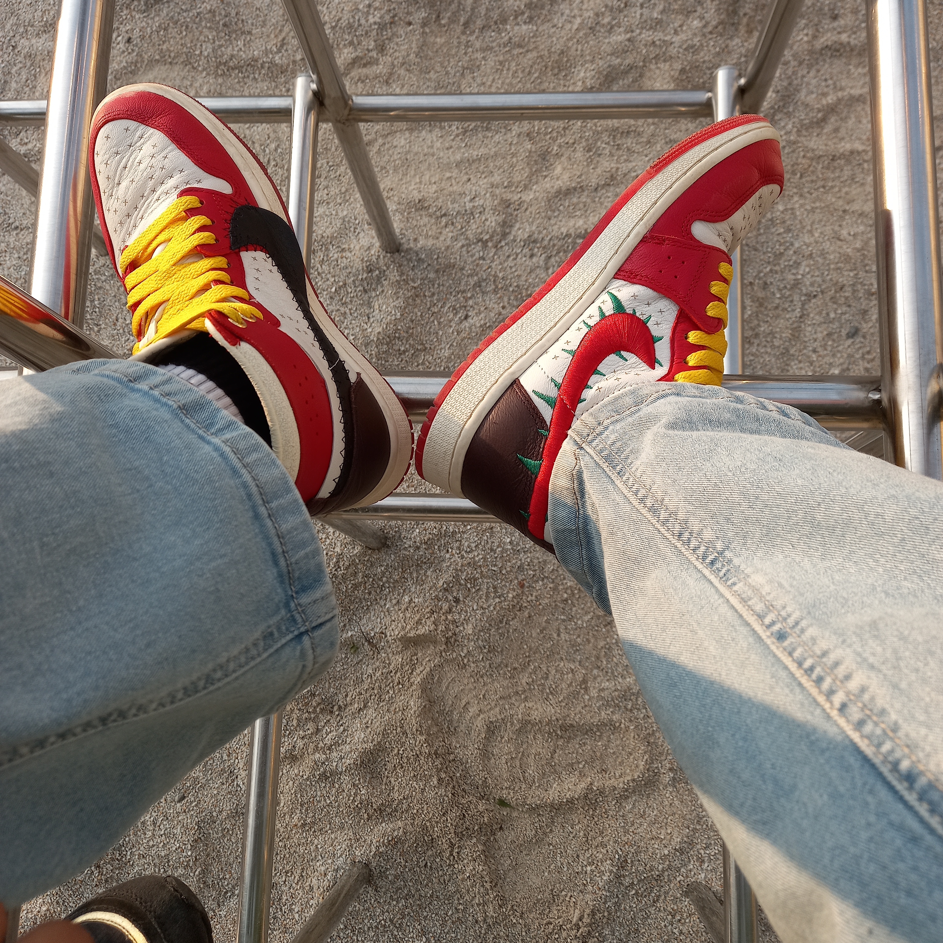 (W) Jordan 1 x Teyana Taylor Zoom CMFT 2 Gym Red 착용 스타일