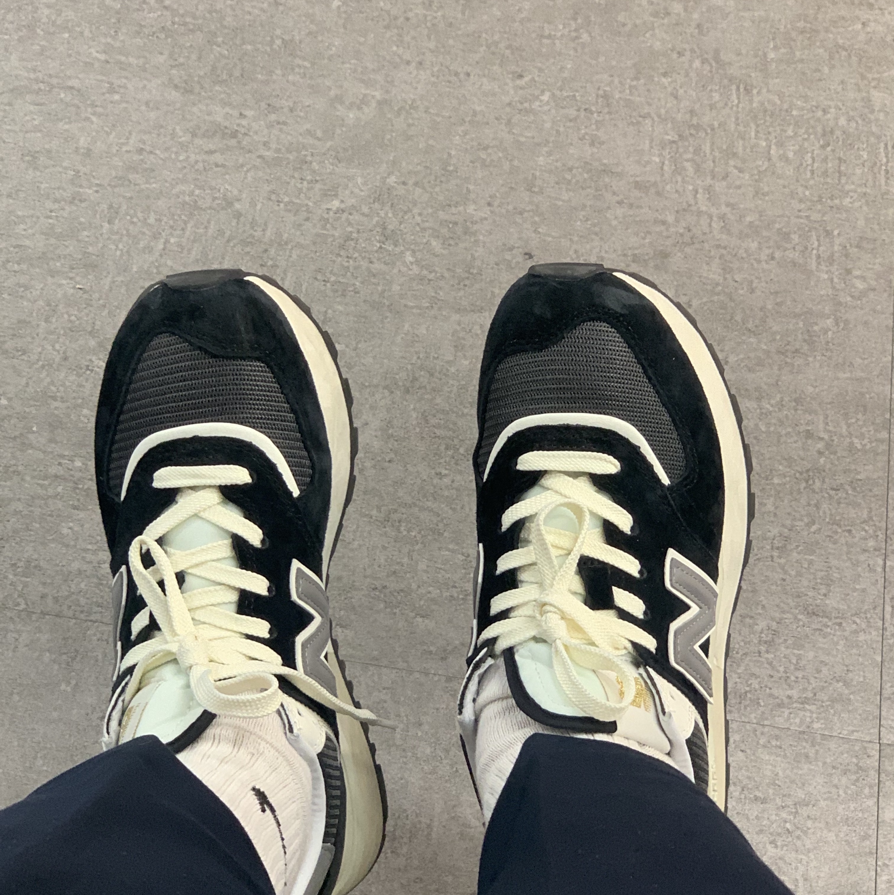 New Balance 574 Legacy Black 착용 스타일