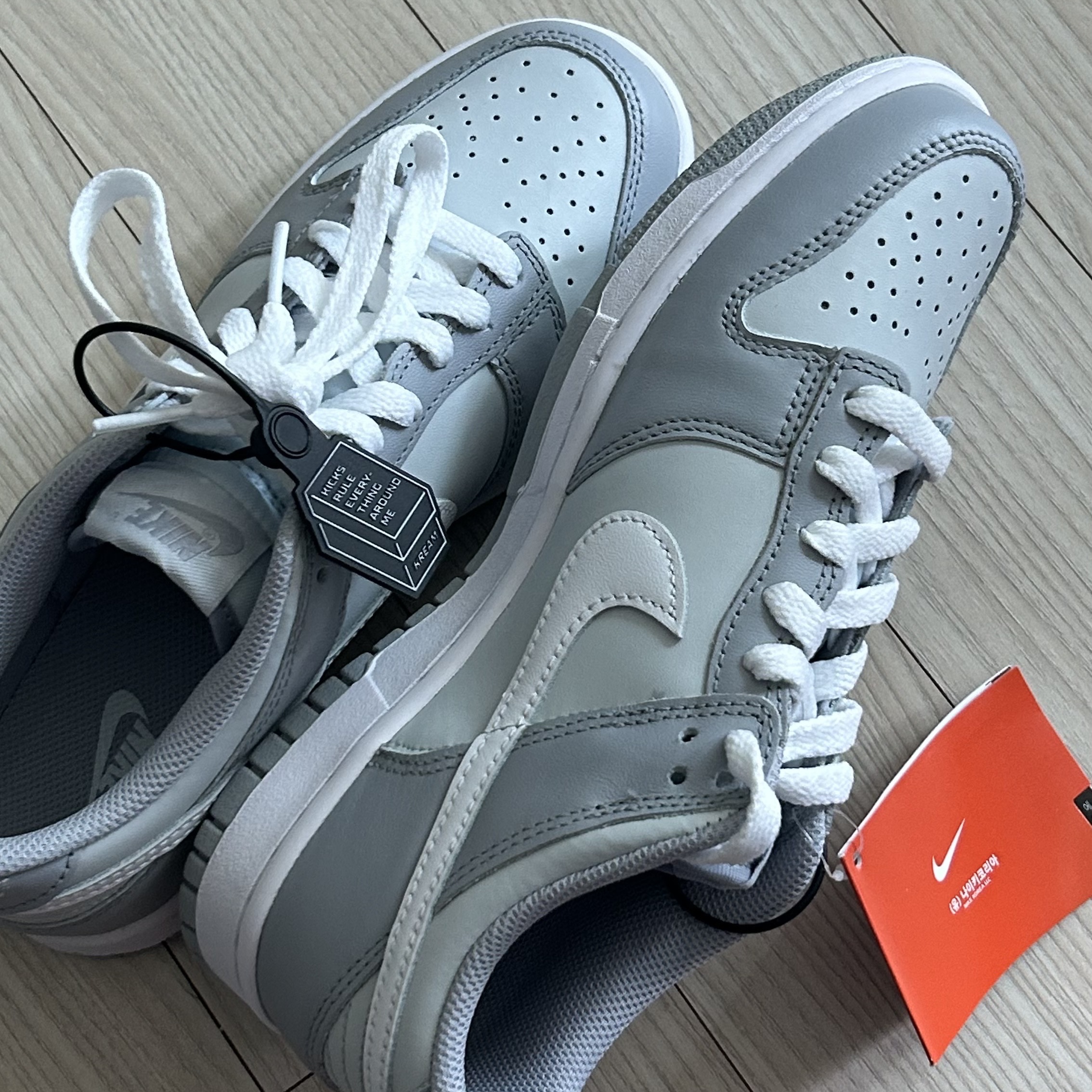 (GS) Nike Dunk Low Wolf Grey 착용 스타일 - 4