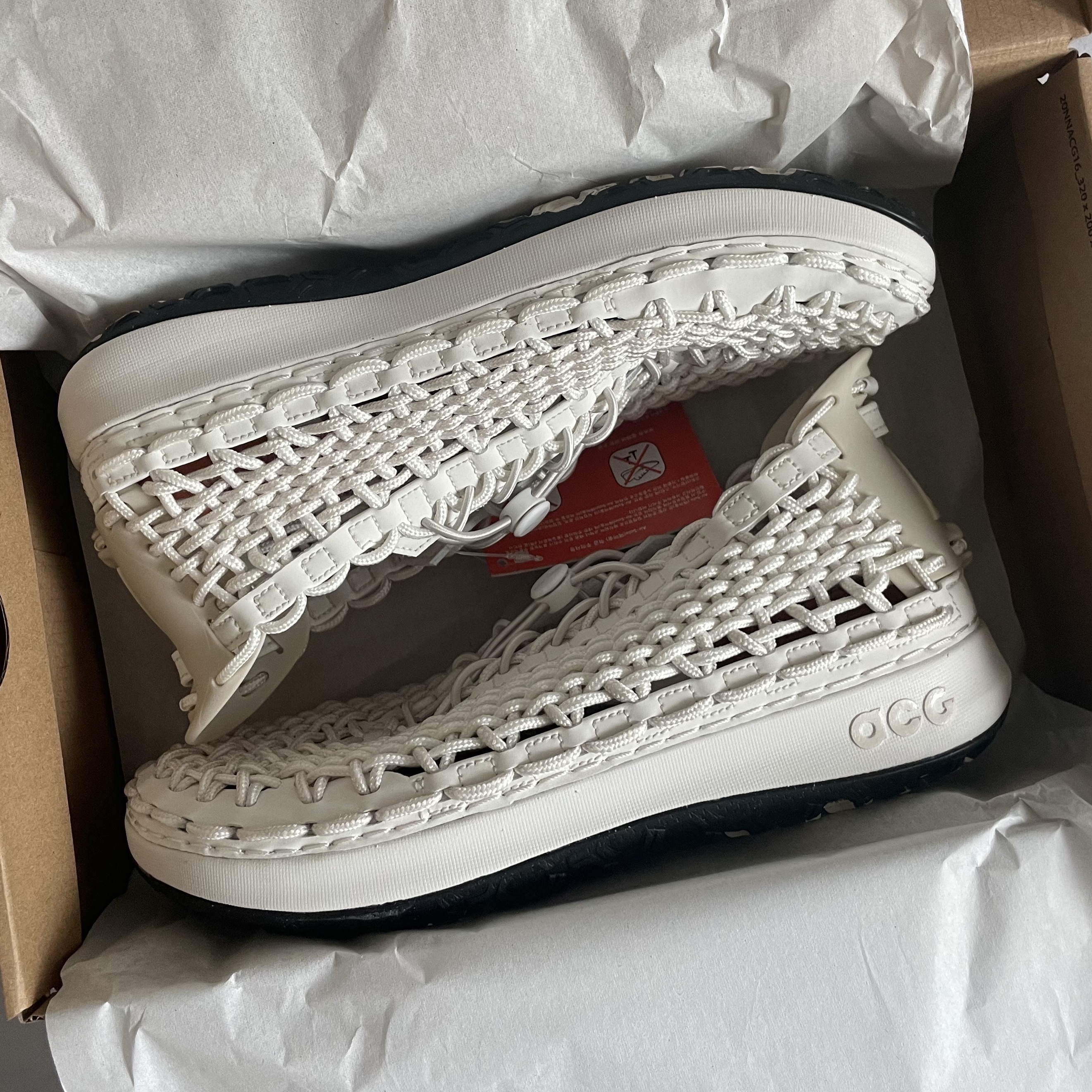 Nike ACG Watercat+ Phantom 착용 스타일 - 2