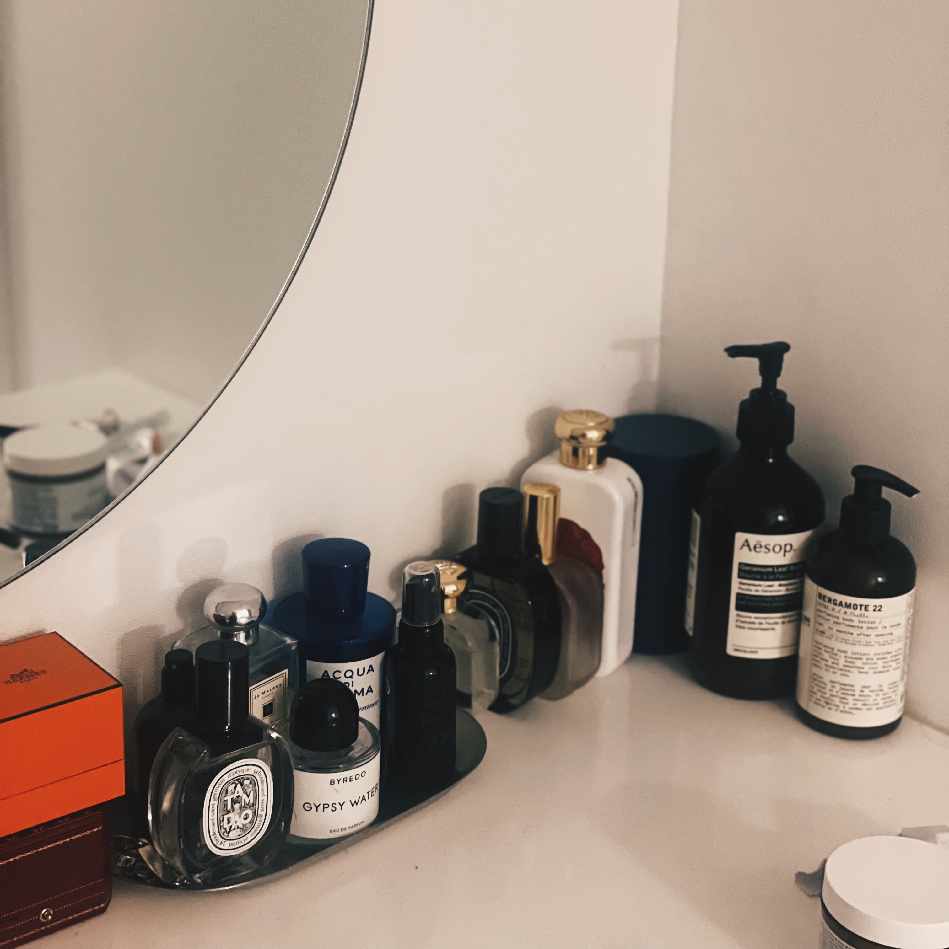 딥티크 탐 다오 오 드 뚜왈렛 50ml, 이솝 테싯 오 드 퍼퓸 50ml 착용 스타일