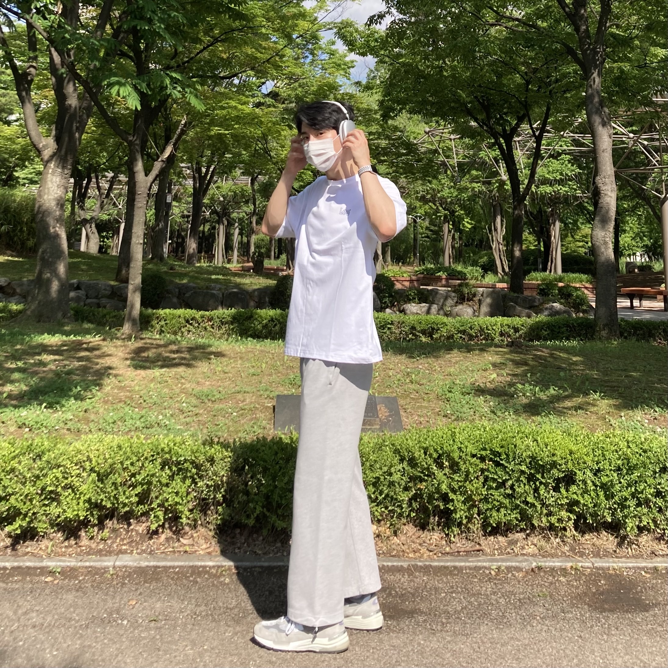 Apple AirPods Max Lightning Silver (Korean Ver.), New Balance 992 Made in USA Grey - D Standard 착용 스타일 - 5