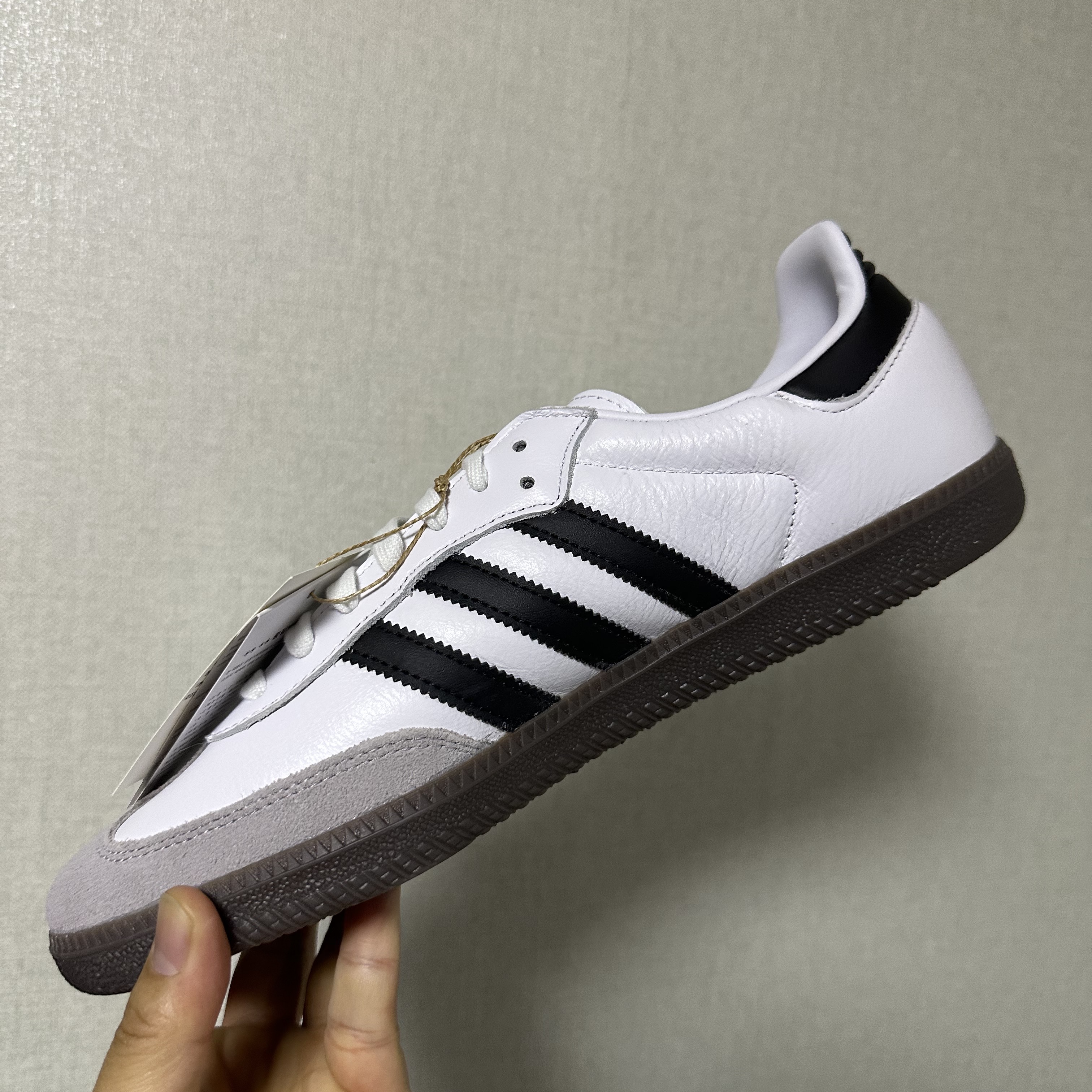 Adidas Samba OG Cloud White 착용 스타일 - 3