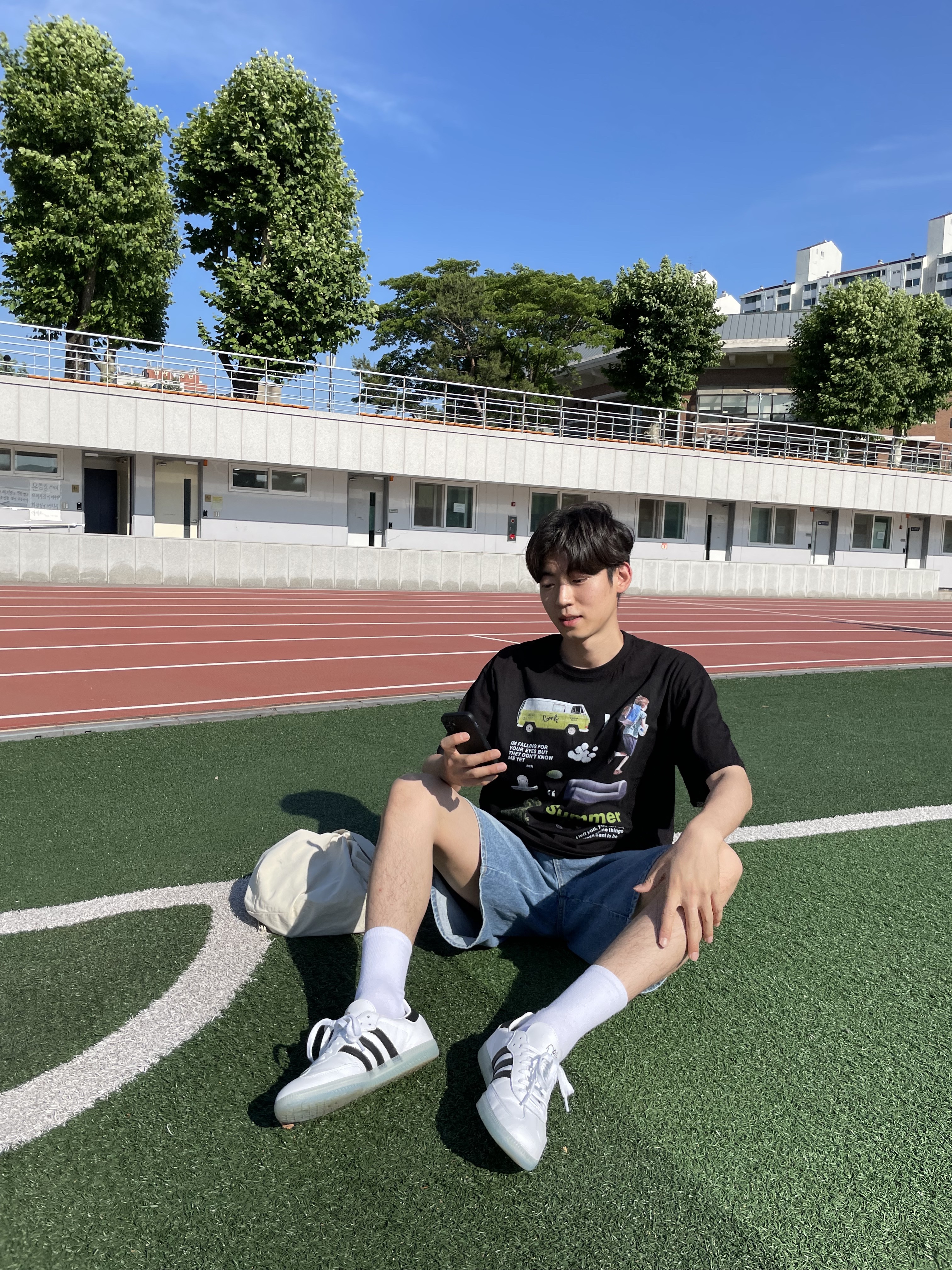 Adidas x Dill Samba White Black 착용 스타일 - 1