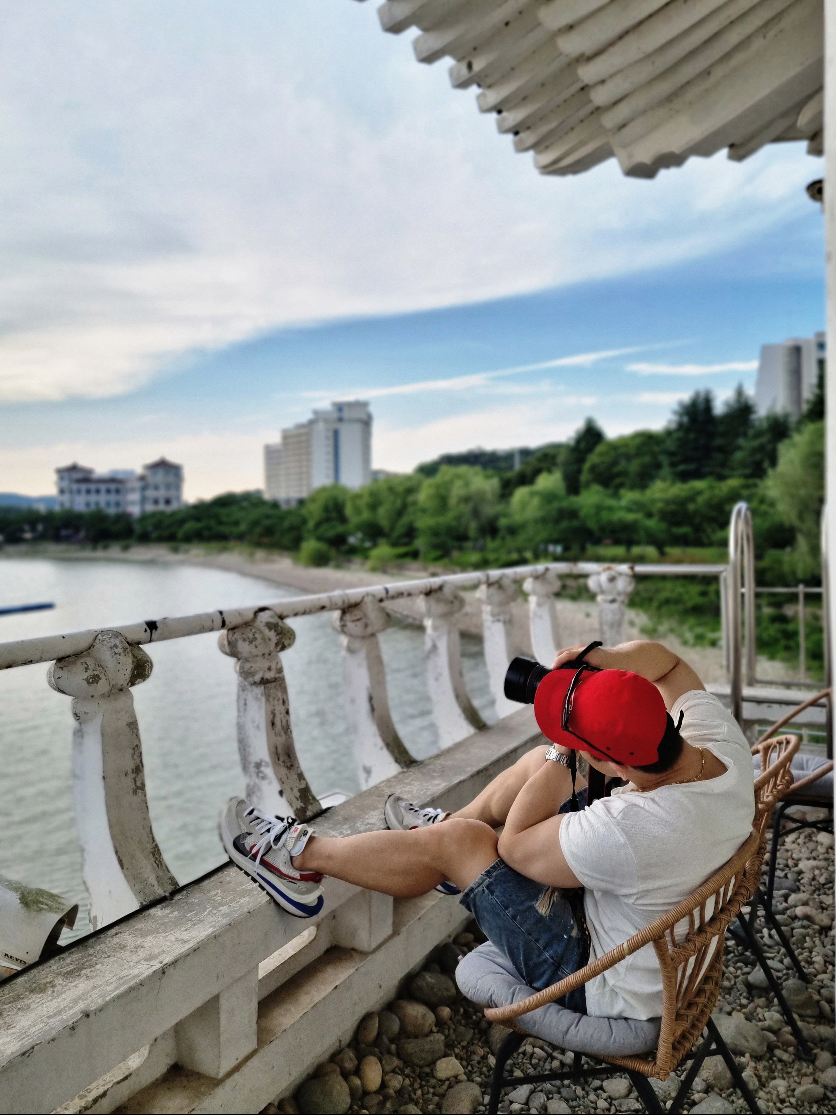 Nike x Undercover NRG AW84 TC Adjustable Cap Red, Nike x Sacai VaporWaffle Royal Fuchsia 착용 스타일 - 3