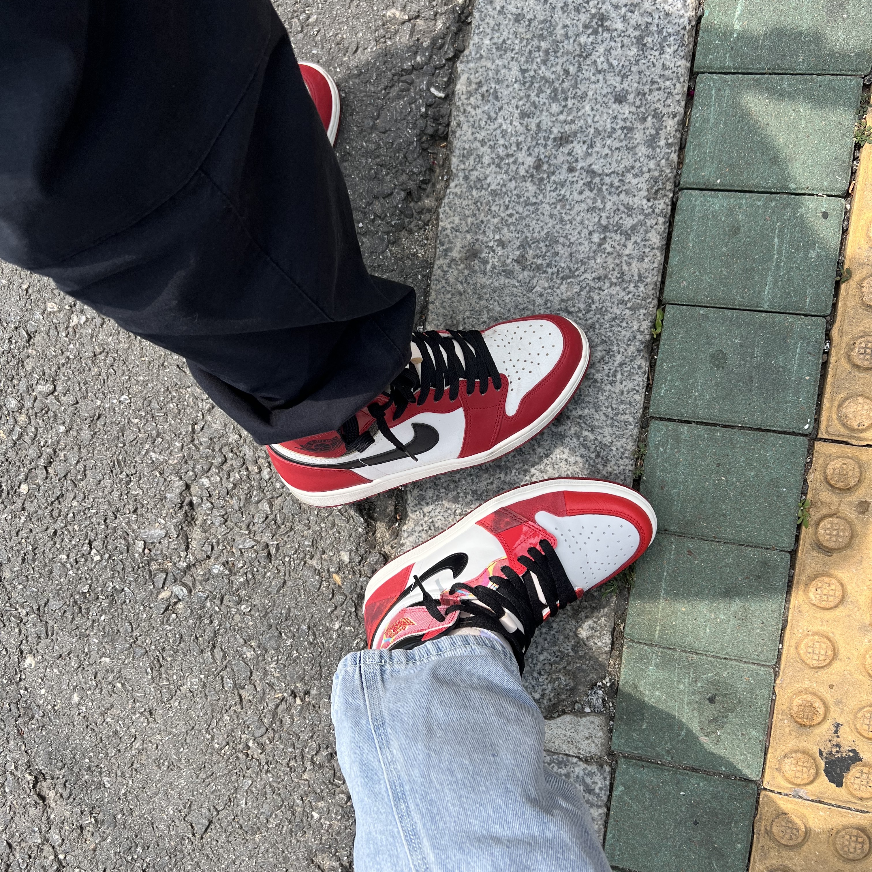 Jordan 1 Retro High OG Chicago 2022, Jordan 1 Retro High Spider-Man Next Chapter 착용 스타일 - 3