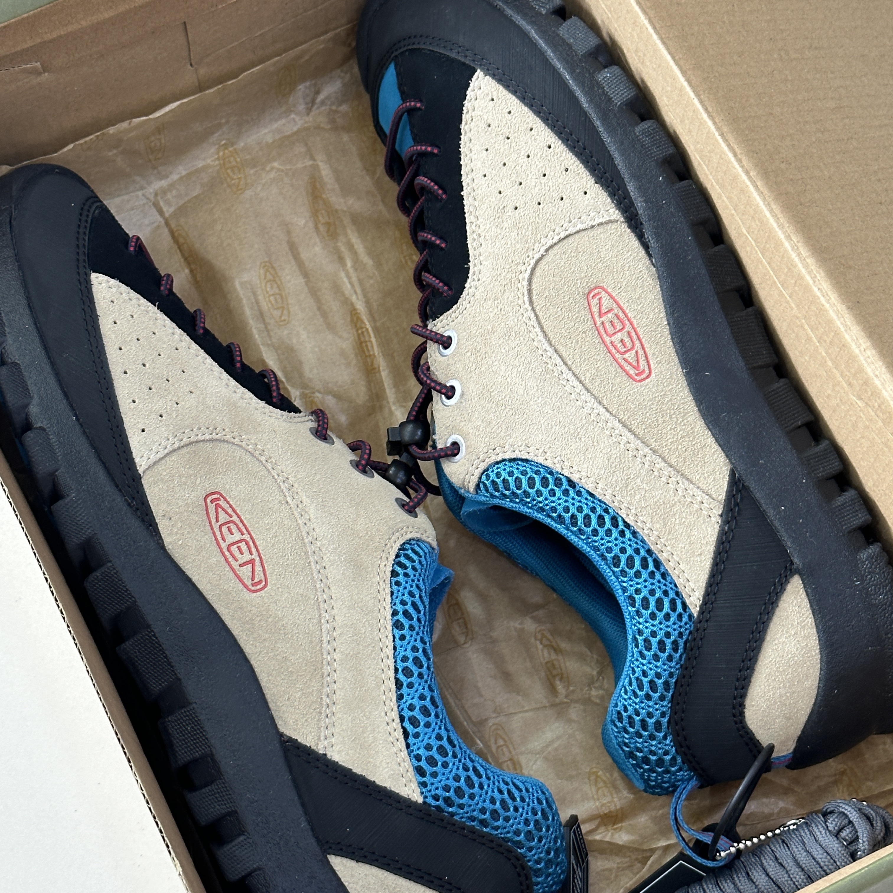 Keen Jasper Rocks SP Sneakers Beige 착용 스타일