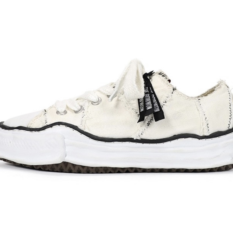 Maison Mihara Yasuhiro x Recognize x Bow Wow Peterson OG Sole Canvas Low-top Sneakers White 착용 스타일 - 2