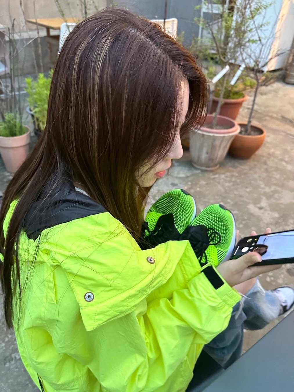 Fetch Nylon Shaker Parka Yellow 착용 스타일 - 1