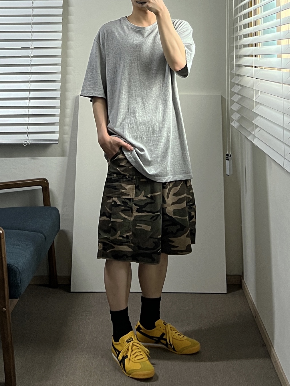 Onitsuka Tiger Mexico 66 Yellow Black 착용 스타일 - 2