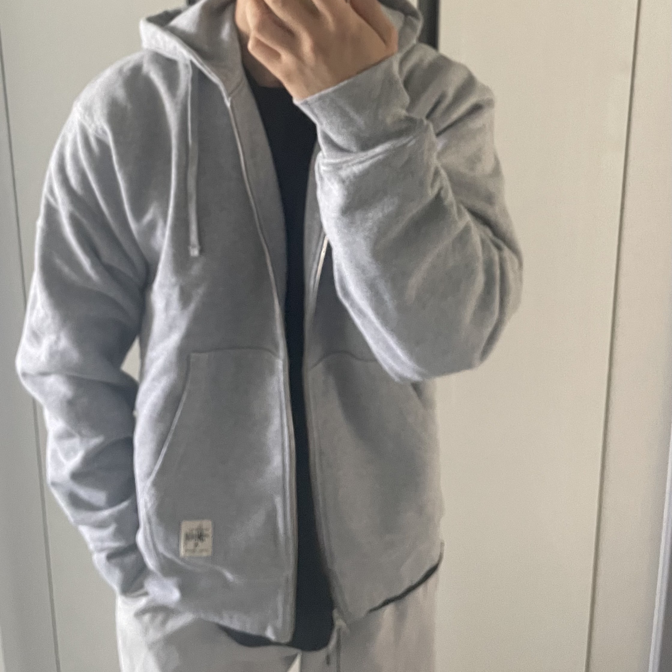 Stussy Double Face Label Zip Hoodie Grey Heather 착용 스타일 - 1