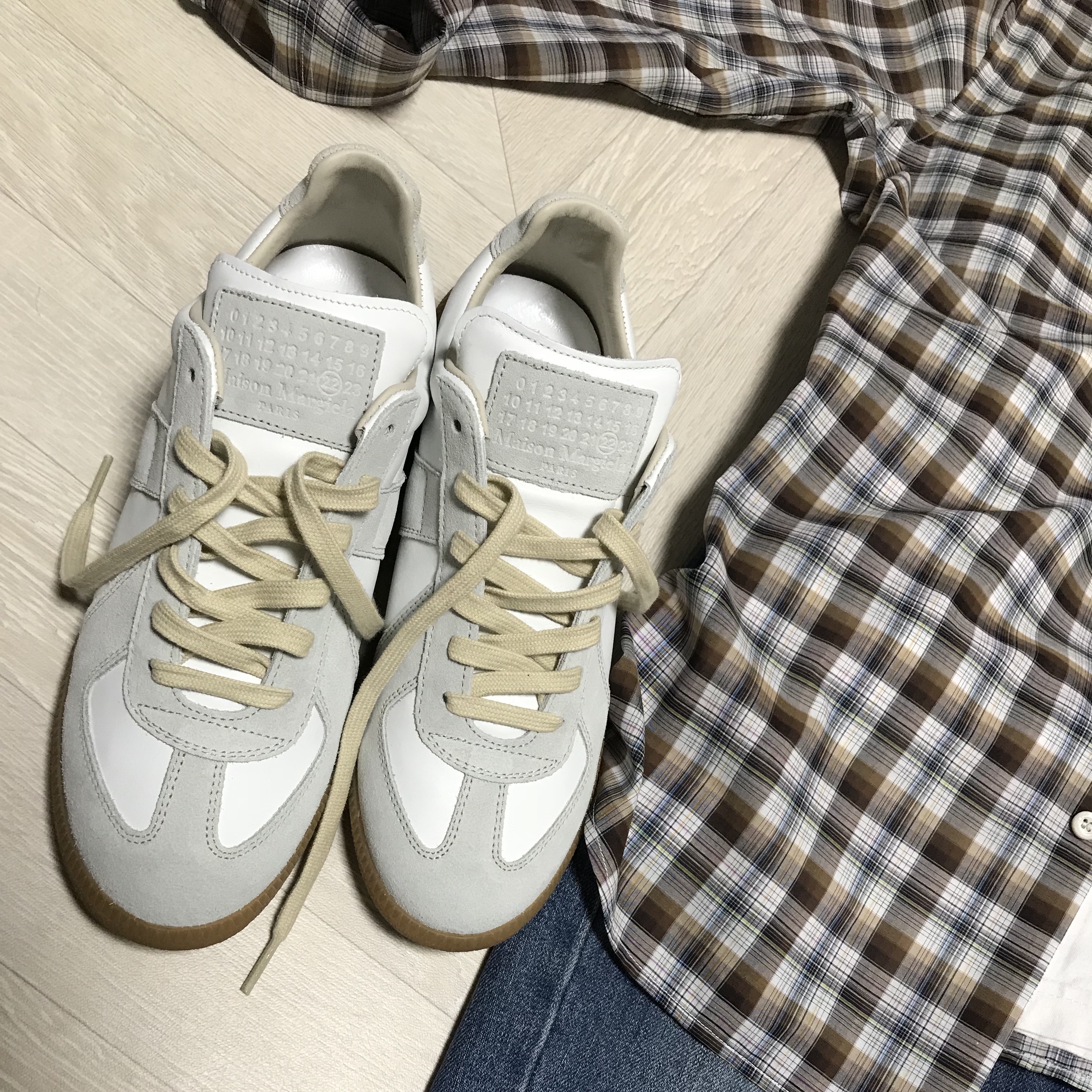 Maison Margiela Calfskin Replica Sneakers 착용 스타일
