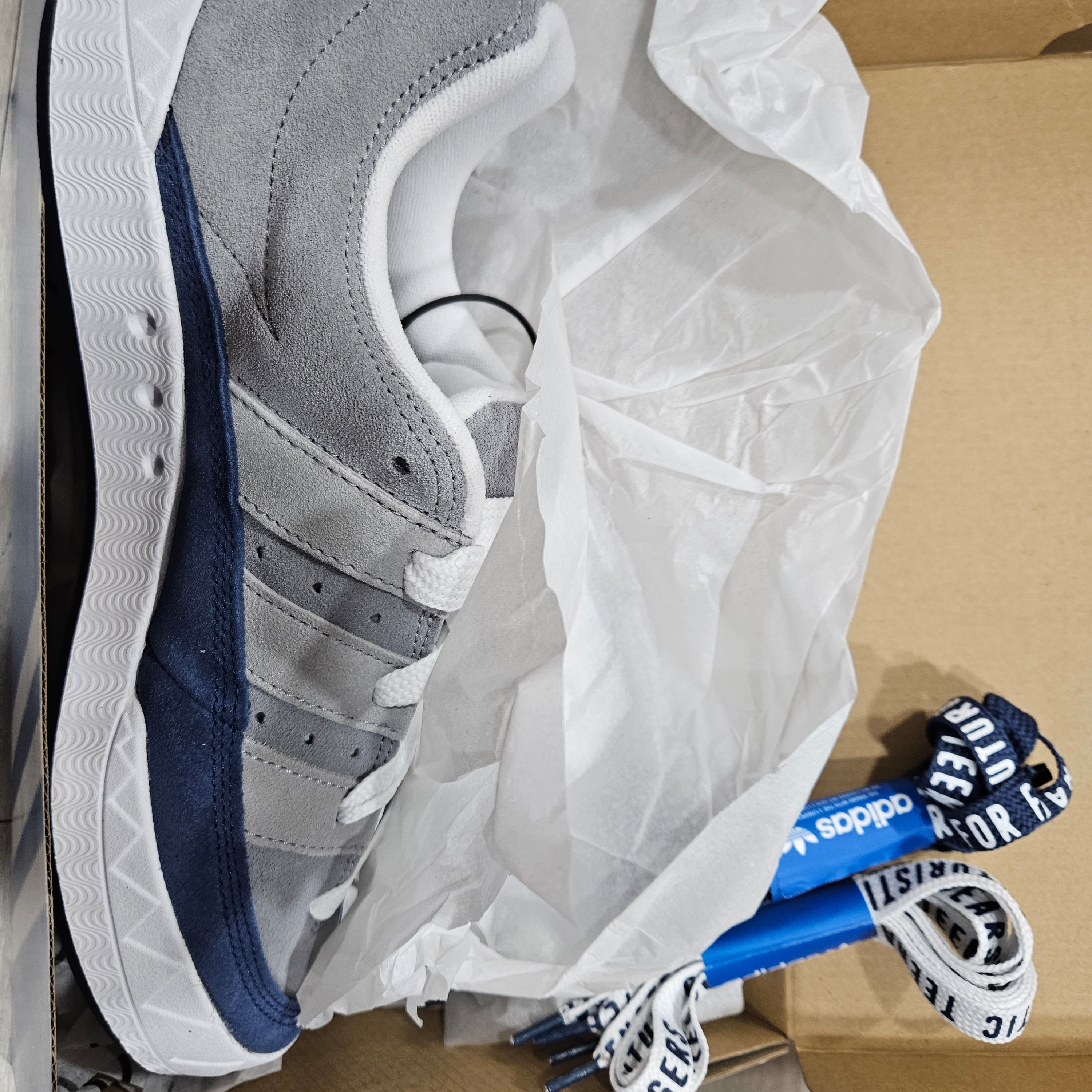 Adidas x Human Made Adimatic Gray 착용 스타일 - 4